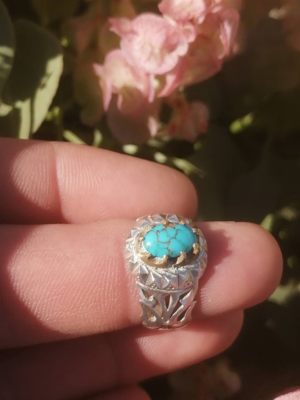 السلام عليكم ورحمة الله وبركاته
احبتي محابس منوعه للبيع شلع كلهن القطعه على 35صياغه حلوة ومرتبه *********** مااكو توصيل
