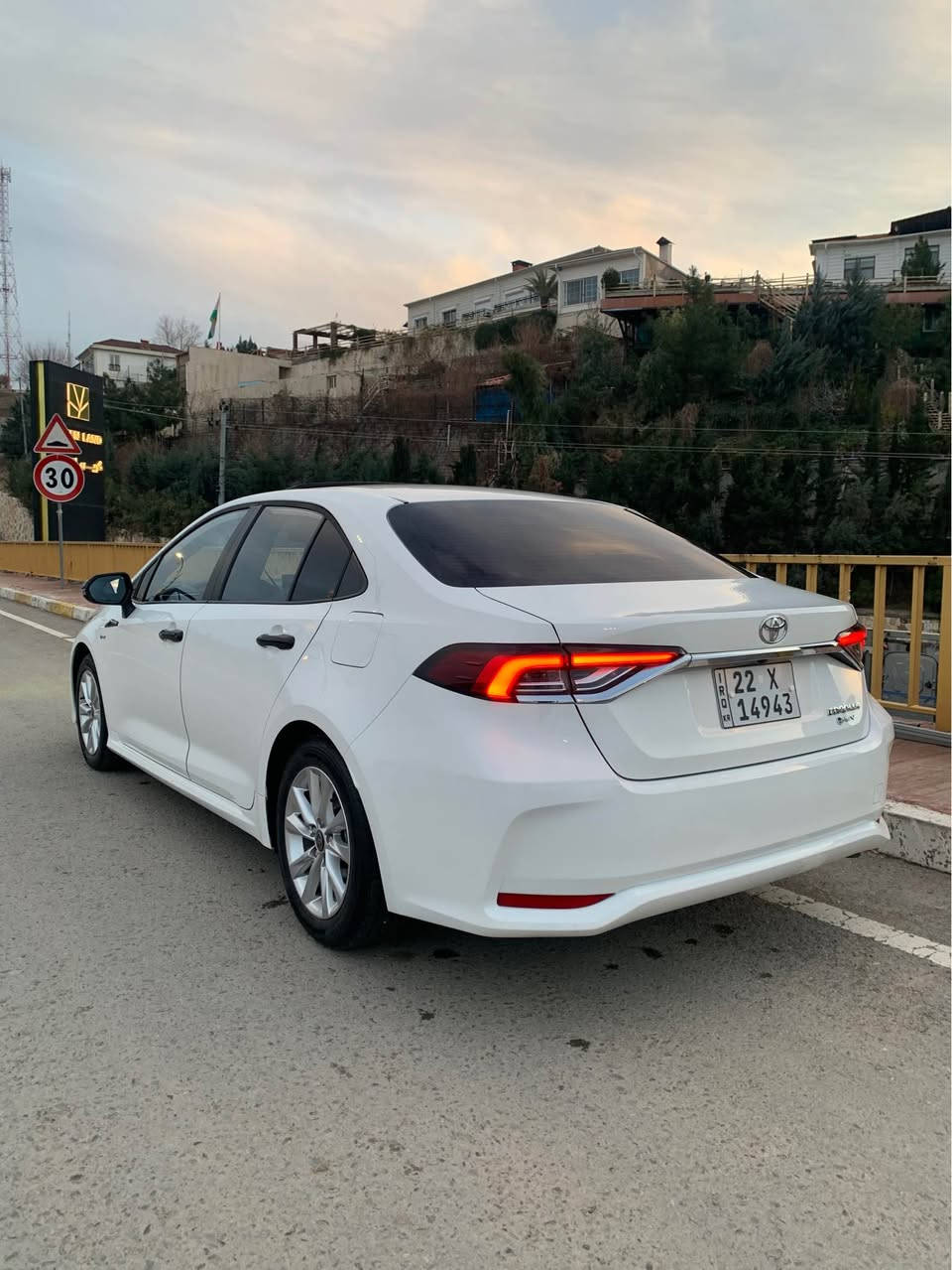 كرولا هايبريد موديل 2025سياره كه ده حامي لو ده حامي به شه رت20هه زار رويشتوه سعرش 166مه جال
*********** أربيل, العراق
