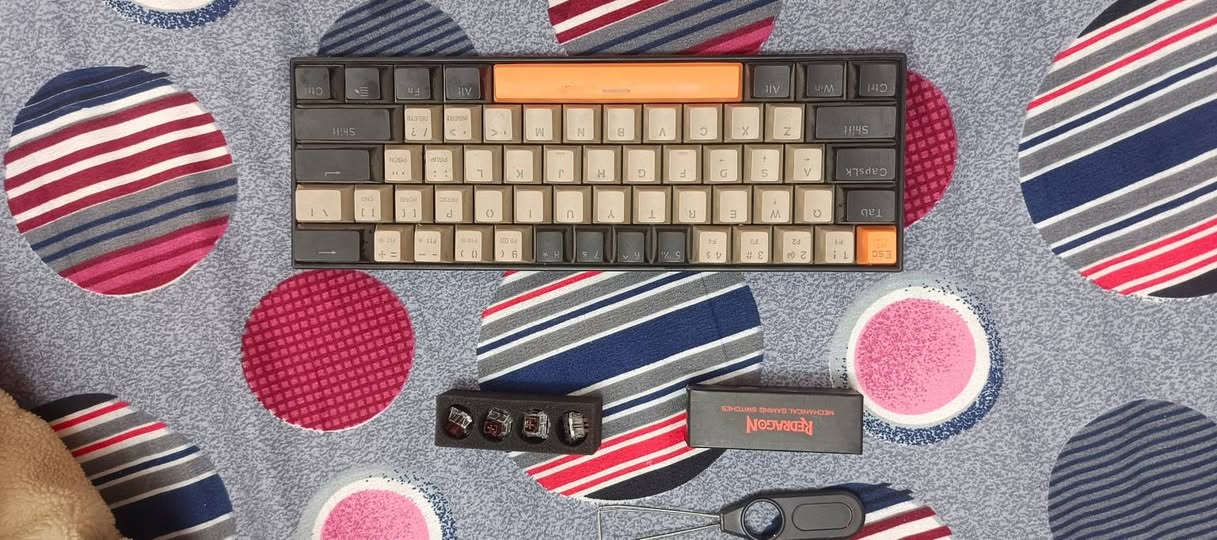 سلام عليكم
كيبورد ريد دراكون 
واير / وايرلس / بلوتوث
سعره 25 مع التوصيل


**إذا كنت صاحب هذا الإعلان وتريد حذفه لأي سبب، رجاءا أرسل رسالة إلى الدعم الفني**