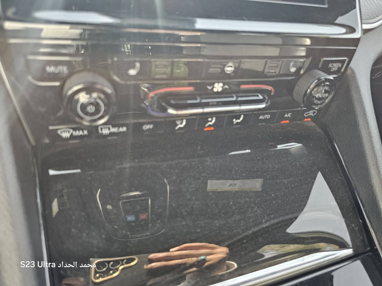 استمتع بالشكل الجديد وب ٧ مقاعد مريحه وواسعه تعتبر براحه سيارات تاهو، بسبب الوسع الداخلي
جيب جراند شيروكي التيود للبيع،او للمراوس بسياره اقل 
حادث قطعه وحده لون مميز، مواصفات بلاك توب رقم مميز بغداد مكان بغداد *********** 
مواصفات كثيره،بسعر 29.000 $$
