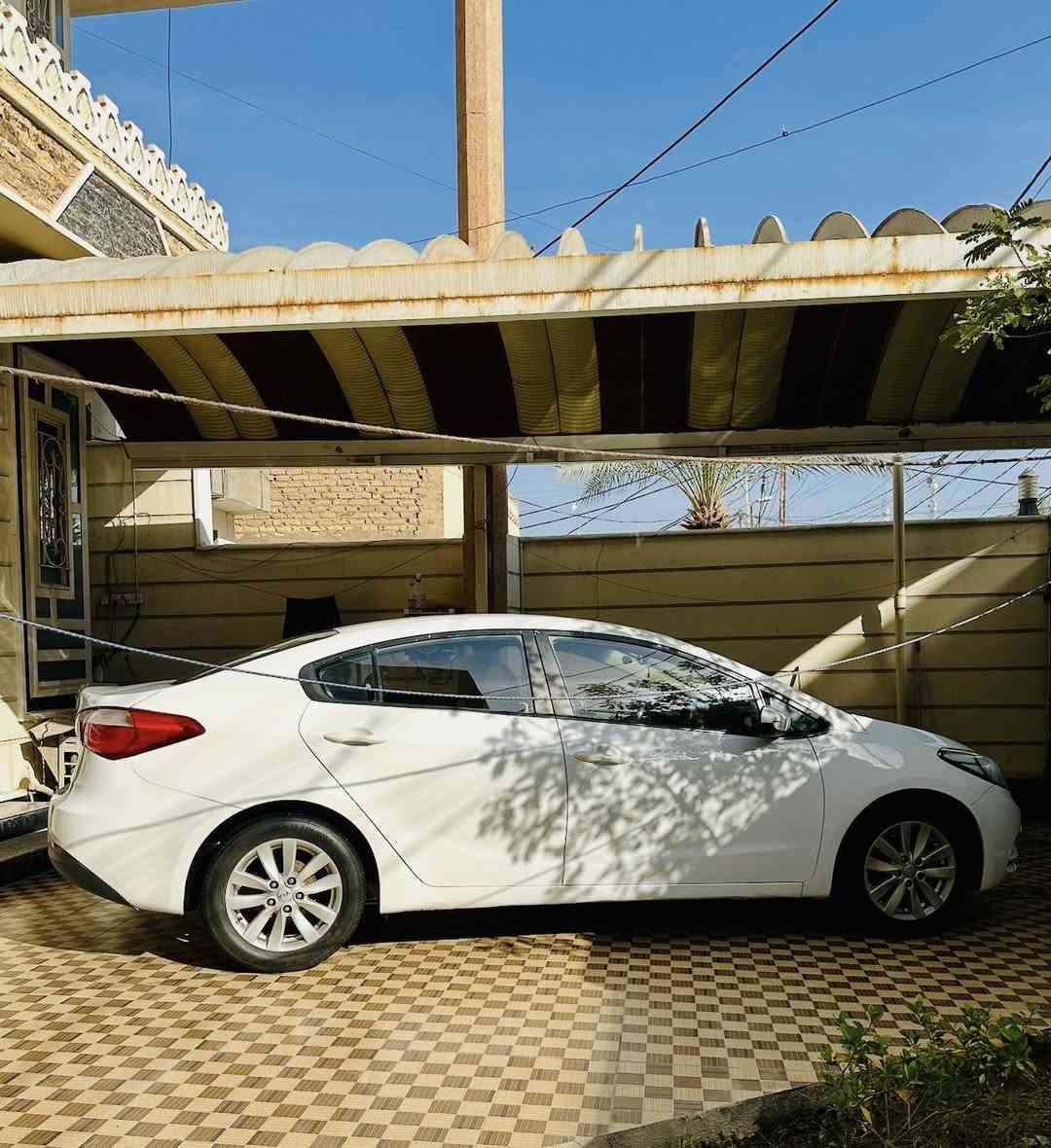 السلام عليكم
كيا سيراتو 2014 خليجي استلام شركه
بيه صبغ قطع ابيع حزام 
تخم تاير حداديه مكينه وكير بلادي ما مفتوحات
منظومه تبريد جديده
السعر 98 وبيه مجال 
رقم اربيل تريد تحويل او وكاله
مكان السياره بابل/مركز المدينه
***********
