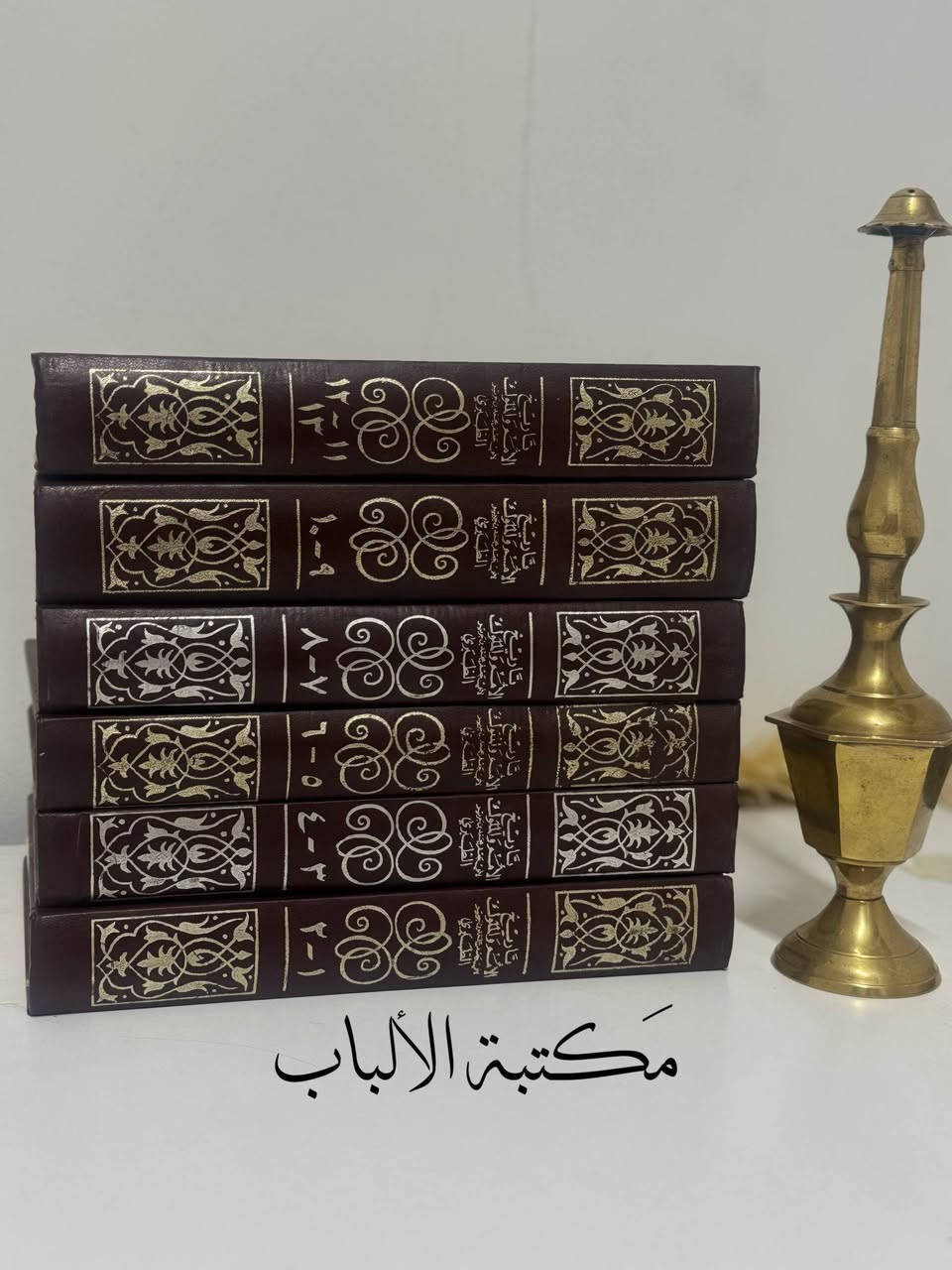 موسوعات بطبعات قديمة
تاريخ الطبري او ما يسمى بـ "تاريخ الأمم والملوك".

من أشهرِ وأهم كتاب التأريخ العربي الجاهلي والإسلامي.

كتابٌ ثري بالقضايا التي اثرت بمسير الأمة الإسلامية وأهمها " فاجعة الحسين " صلوات الله عليه وسلامه.

طبعةٌ نادرة، ومختزنة حيث تم الحفاظ عليها من دون استعمال.
مكونة من ٦ مجلدات مذهبة.

السعر: 50,000 الف دينار

خاتمة مستدرك الوسائل للميرزا النوري رحمه الله تعالى وتقبله.

تشتمل على فوائد جمة في الدراية والرجال وعلى بعض قواعده في رواية الحديث التي ينقلها عن أهل البيت عليهم السلام.

طبعة مؤسسة آل البيت عليهم السلام 
الطبعة الأولى ونادرة.

السعر: 40,000 الف

واتساب ***********
