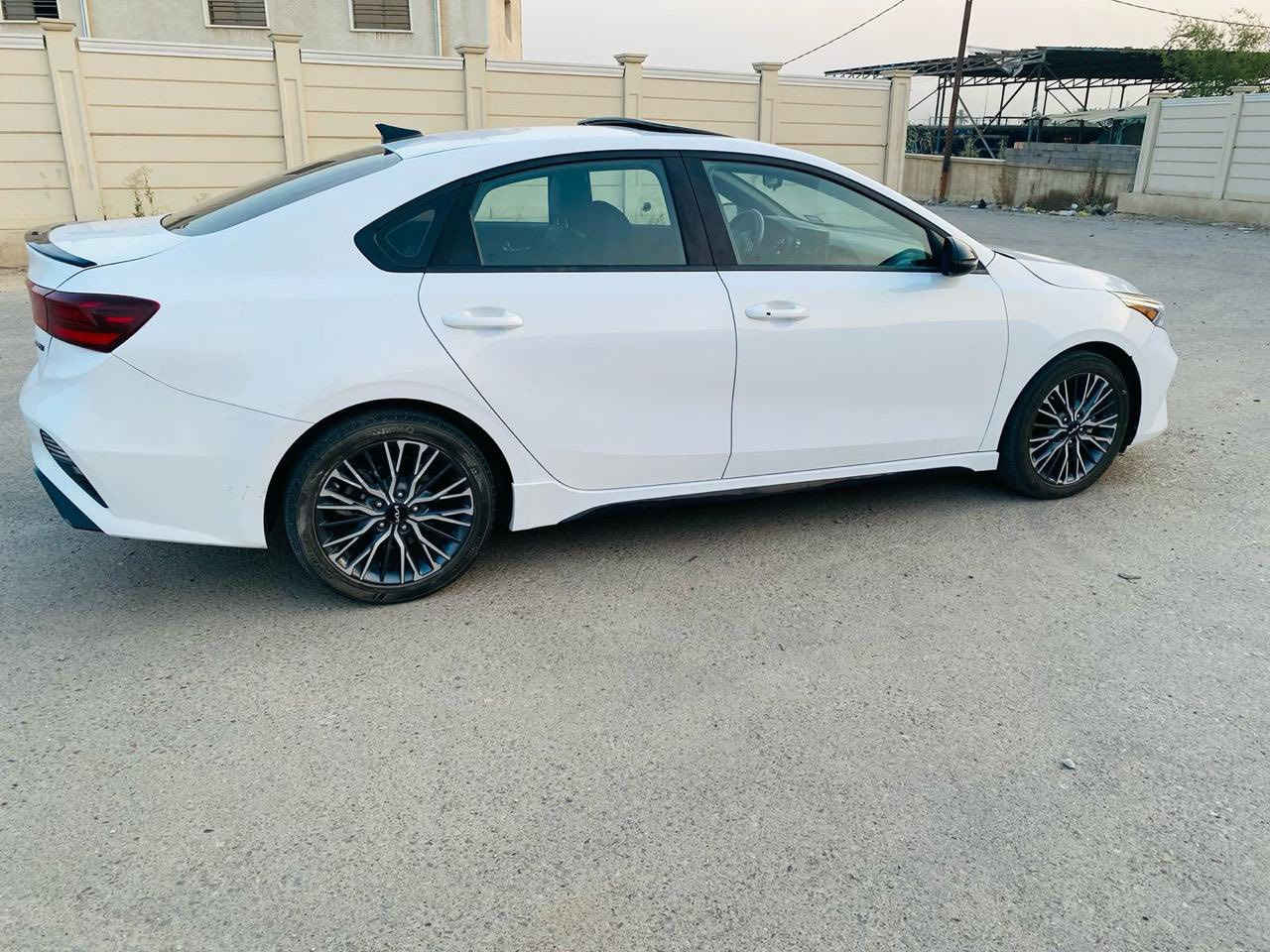 سلام عليكم
من رخصه الادمن 

كيا فورتي GT lain موديل 2023 دخول جديد فول فول بدون قطره صبغ تبديل بنيد بلاد نفس اللون ودعاميه نفس للون 

دخول ذكي 

فتحه سقف 

بصمه 

كشنات جلد 

تبريد خلفي 

لليت خلفي امامي للد

مانع انزلاق

كشنات تدفئه تبريد 

مكينه 2000 دوش  

شفتات استيرن 

ويل كب رياضي

ثلاثه انظمه قياده

قياده ذاتيه

توقف ذاتي 

اضواء ترحيب عنده اقتراب

شاشه كبيره 

كامره خلفيه دواره

رادارات بل. مري 

هندبريك بصمه 

بصمه ابواب 

فتح صندوك عند اقتراب 

سستم سماعات 

شحن واير ليش

تحديد مسار 

وبعد اكو مواصفات ماذكرتهن 

مكان بغداد زيونه او الغدير سعر ١٤٠ بيها مجال بسيط 

***********
