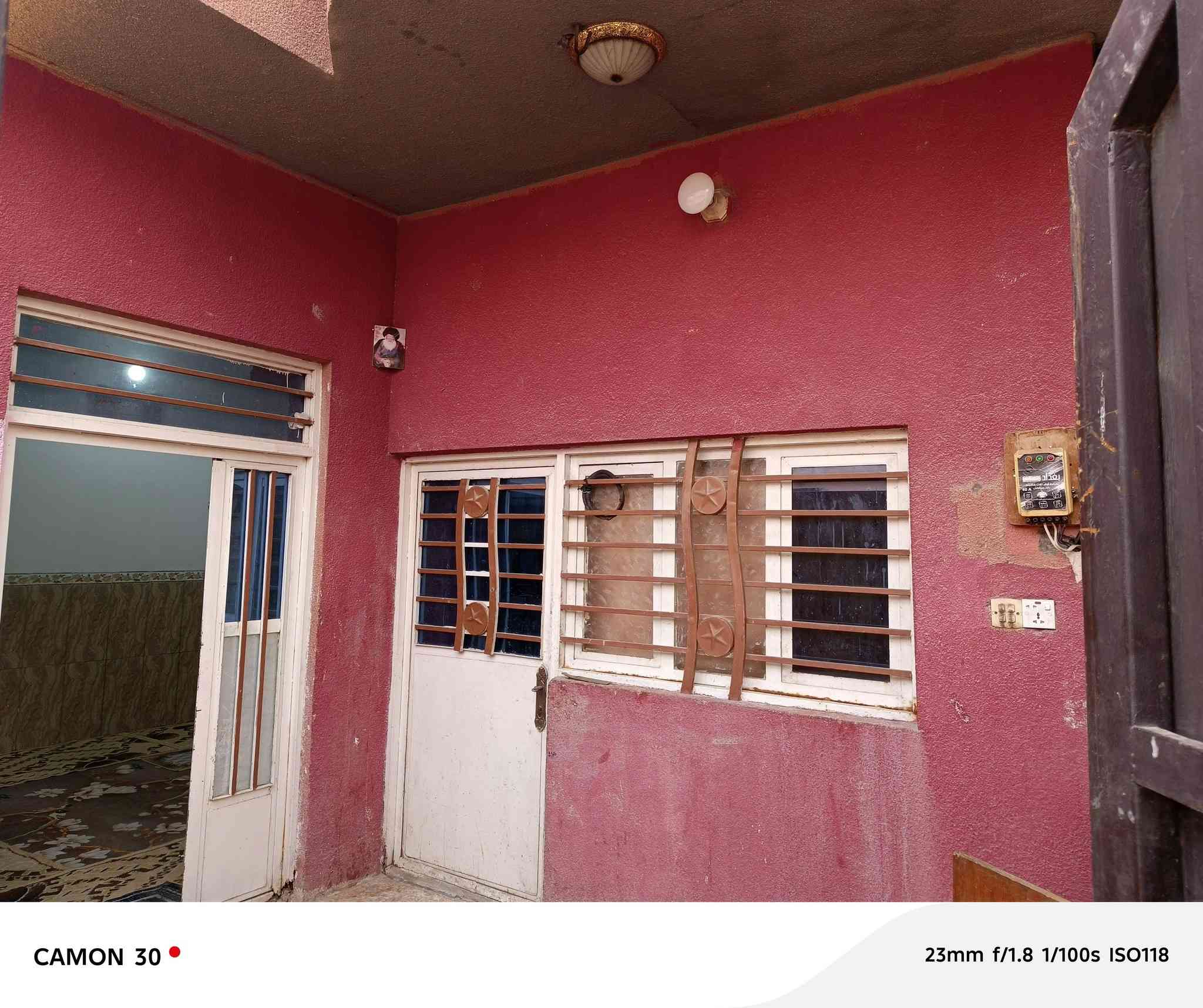 سلام عليكم بيت البيع ركن عله شارعين المساحة 120متر يتكون وصاله ومطبخ وستقبال  وعرفه وصحيات داخليه وخرجيه العنوان الحر الرشدية قرب متجع الشكرجي السعر 60وبي مجال لاستفسار ***********
