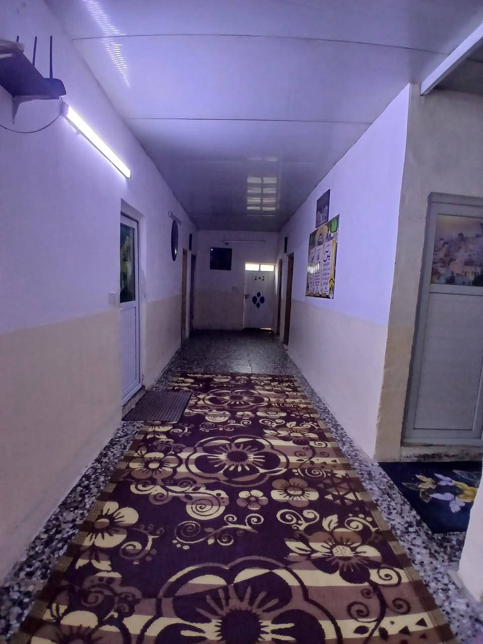 ألسلام عليكم بيت في حي التراث تجاوز للبيع متكون من 4غرف نوم 3محامات ومطبخ واستقبال وترك عدد 2 السعر خاص ***********
