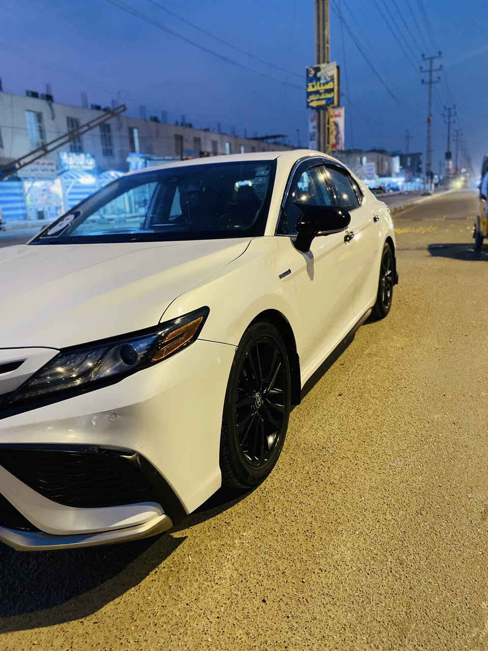 السلام عليكم ورحمة الله وبركاته
Toyota Camry
تويوتا كامري. 2021
فول مواصفات عدا الفتحه 
مواصفات XSE
تحكم ستيرن 
قيادة ذاتيه 
مثبت سرعه
تبريد تدفئه كشنات +ستيرن
هايبرد +وقود
ويل 19. رياضي 
داخل كشنات جلد لون احمر 
كامرات 360 درجه
راردارات امامي +خلفي
سياره فول الفول كامله 
حادثها جاملغ الخلفي 
بيها صبغ باب الصدر 
سعرها. (215$) بيها مجال للشراي 
***********.
