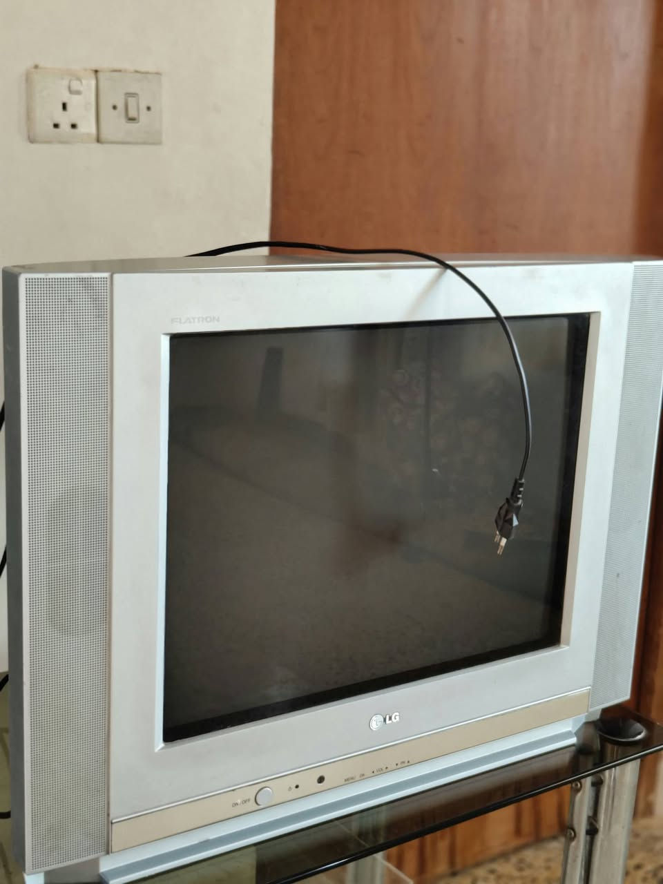 تلفزيون وميز السعر ٦٠ الف ثنينهم


**إذا كنت صاحب هذا الإعلان وتريد حذفه لأي سبب، رجاءا أرسل رسالة إلى الدعم الفني**