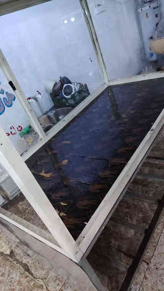 سلام عليكم، ميز او جامخانة مال خبز،للبيع مترين بمتر، درجة أولى، مكان قادسية للاستفسار، اتصل ***********
