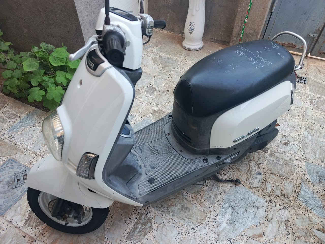 السلام عليكم  ماكس بوليسي حاويه جديد ما صار شهر من طلعت من المعرض موجود وصله السعر 900بيه مجال  ***********
