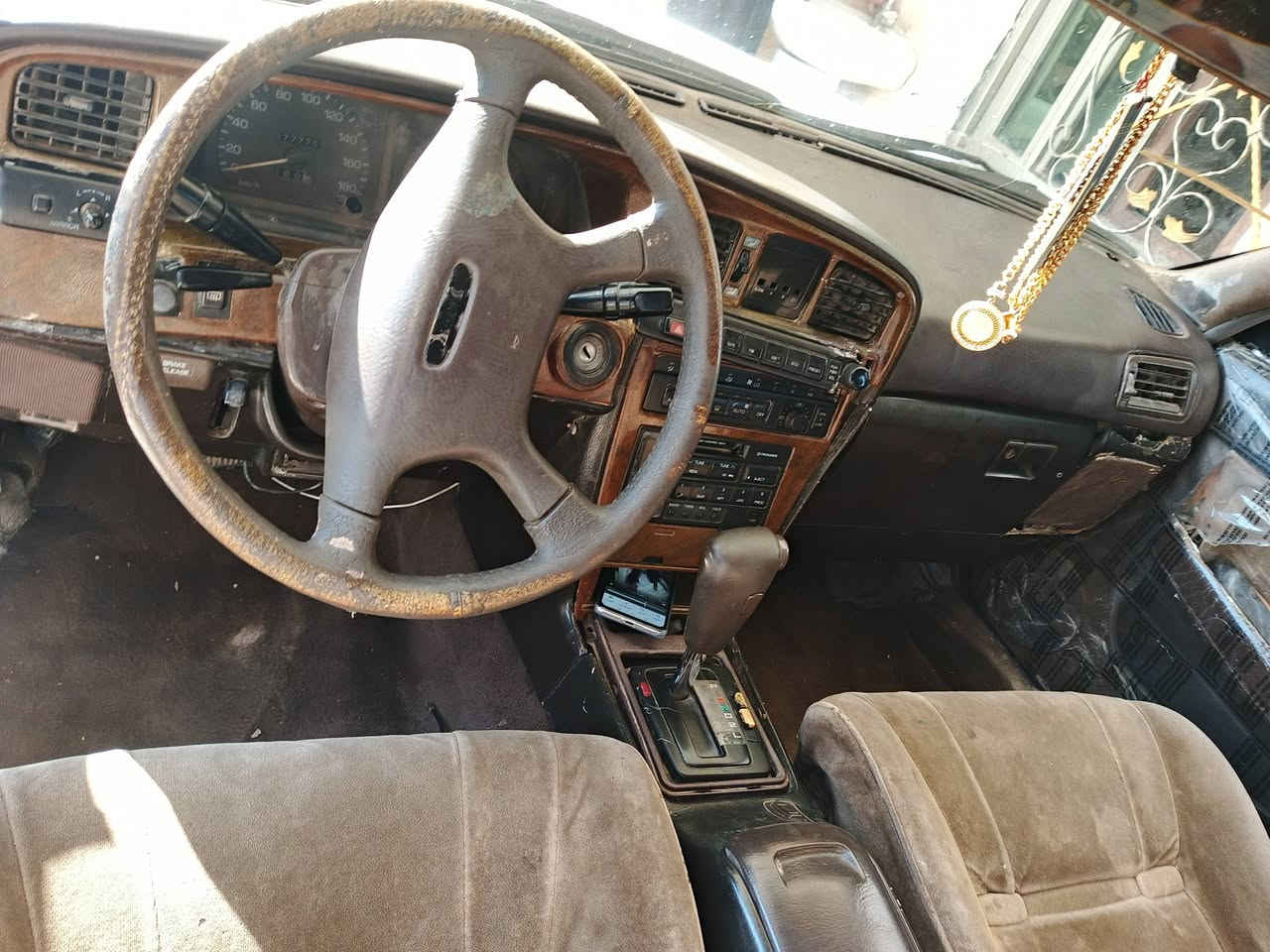 مارك مسطره موديل 92 شرط التحويل صدر امامي خلفي كامل جديد تايرات اربعه جدد لايتات اشاير غرفته نضيفه رقمي الاتصال ***********
