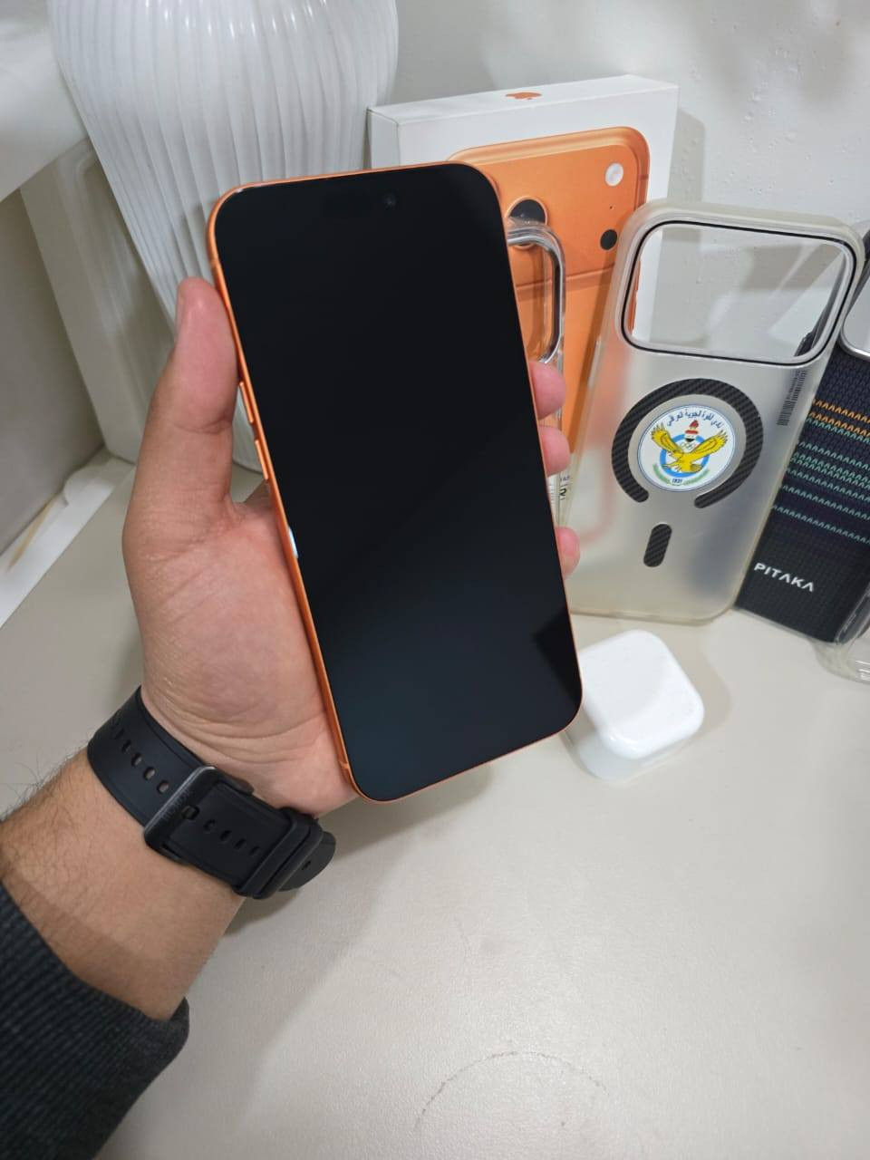 سلام عليكم ورحمه الله
17 برو ماكس عربي شرق اوسط AF
ذاكره 256 مشحون 13 مره فقط 
غراضه كامله مكفول من الخدش نضافه 100
لون برتقالي للبيع او مراوس بسلفر راس براس
مكاني بغداد كرخ السعر 2150 
***********
