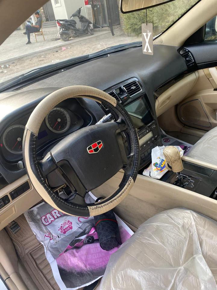 امكراند c8  الحجم الكبير 2013
محرك مسيوبيشي 
للبيع 
مواصفاتهه معروفه داخل نظيف سياره نظيفه جاهزه كير محرك تبريد  كله نظيف صدر امامي خلفي جديد تايرات جدد
السياره فقط بيهه جراد بسيط وصبغ قطعتين
سياره رقم بغداد مشروع وطني تحويل ثاني يوم
مكان بغداد
السعر 68 وبيها مجال
***********
