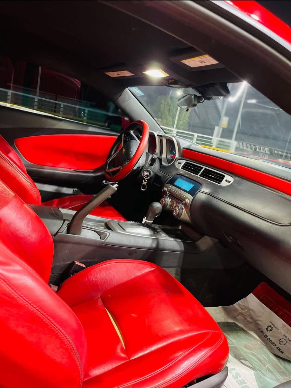 السلام عليكم 
كمارو 2014 Rs 
3600 v6 يعني سته سلندر 
السياره ضربتهة من امريكا جاملغ امامي يمين ويسار وبجم بس كلش خفيفه وموجوده صور الحادث 
يعني حاليا السياره قطعتين جاملغات امامية والبنيد مفتوح فقط
والجاملغ الخلفي اليسار بي بارد وباقي السياره بيهة ملاحظات بسيطه 
محدث zl1 بجم و ويالة مميزات كلش zl1 اصلي ودفيوزر ولحية 
لايتات مربع w
محرك جديد وكلشي بسياره حلو ونصبة وسرعه 
التزويد الي عليهة برمجة الشيخ وتفريغ وداون بايب 
بلكات ريسنك 
تايرات خلفي جديد 
نوزلات جديد 
اذاين جديد 
السياره تقريبا ما بيهة نواقص 
السعر 110 وبيهة مجال 
هزة السياره ما منتهية بعدهة رقم بغداد جديد 
مكان السياره بغداد او صلاح الدين 
***********
