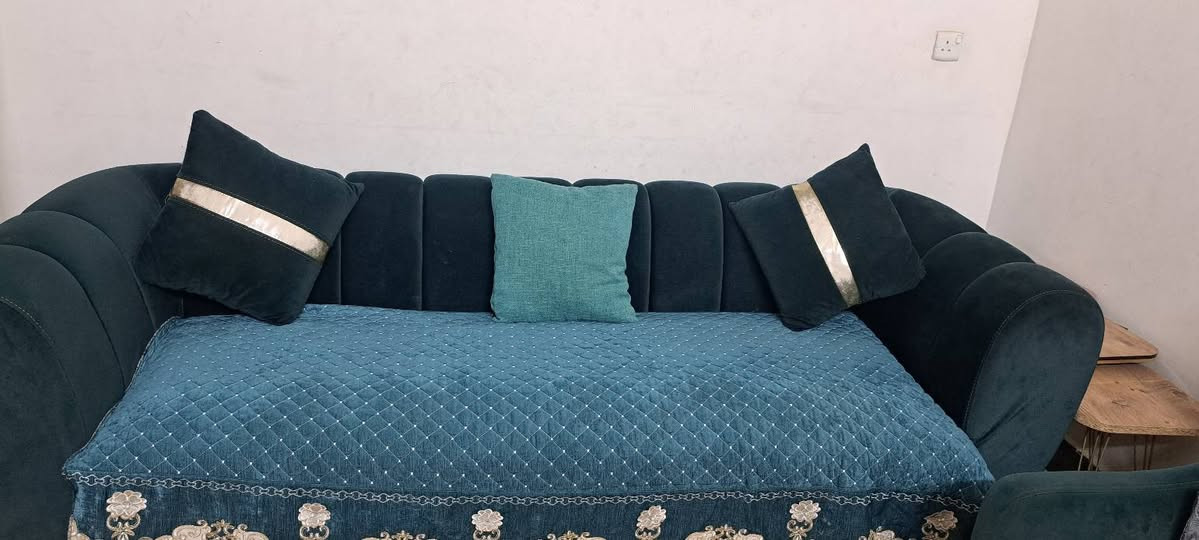 تخم ٥قطع تركي مستخدم جديد الاتصال على الرقم ***********
