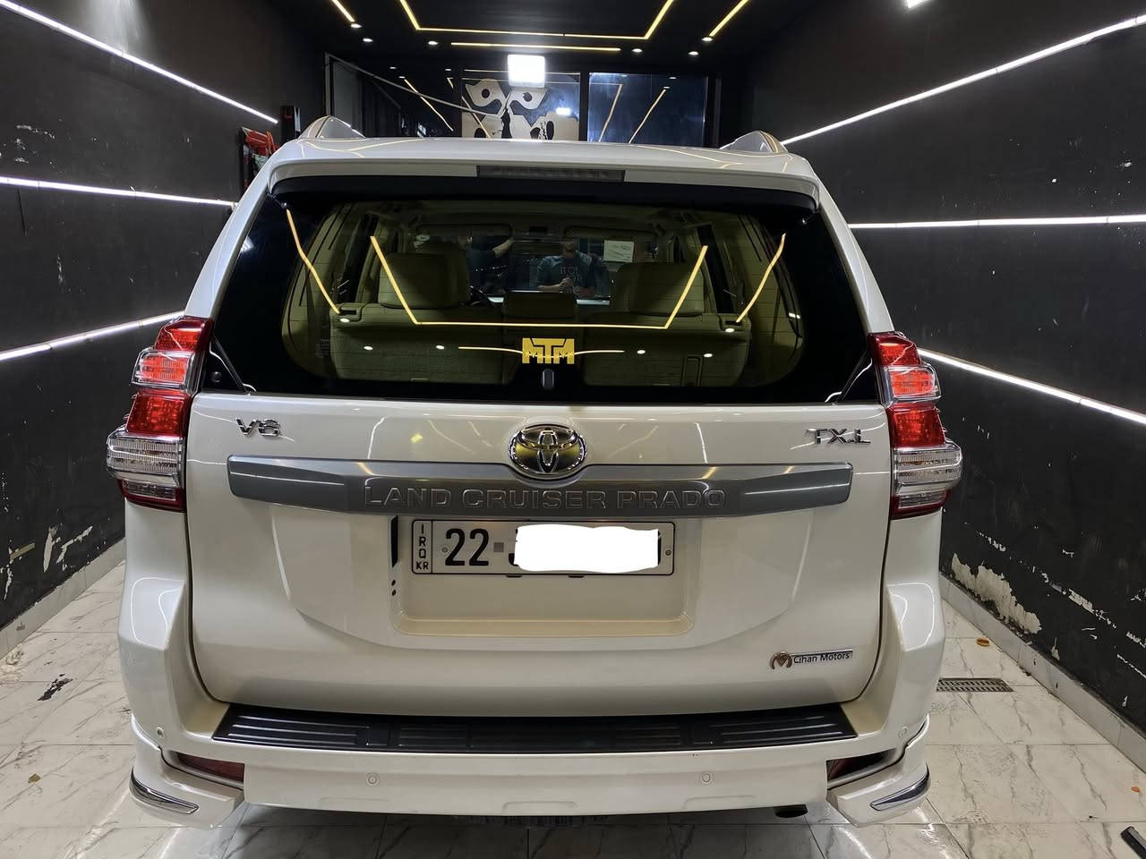 تويوتا برادو 2016 فئة TXL فول خليجي وكالة ساز ماشية 194 الف و ارقم اربيل الجديد تحويل مباشر بصمة سلايد جلد 
و كراسي كهرباء ومحرك V6 السيارة بيه 
طخة بسيطة بين البابتين بدون دواخل و 
بدون ايرباك وصار بيه صبغ بابتين جهه 
سايق وبيه سونار و محرك كير مكفولات أبيع شرط السونار و سعره جداً حلو و
مناسب سعره 28500$ الف دولار او 
285 ورقة وبيه مجال ومكاني هو بغداد 
ورقمي الاتصال ***********  ومحرك 6سلندر حجم 4000
