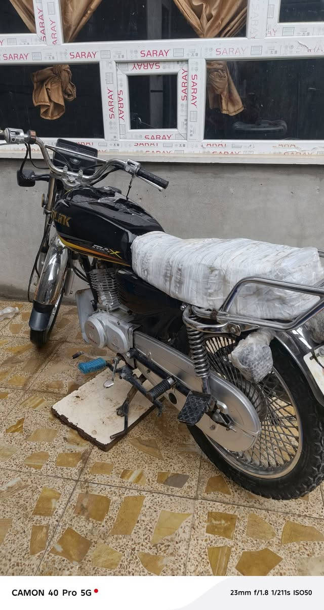 🔴ماطور للبيع تايكر اربعه كير محرك 125المحرحك مفتوح مره وحده كهربائيات شغاله فول هندر واحد يشتغل بي اوراق كمركيه ومكاتبه الرقم:***********.العنوان كركوك حي الزوراء.السعر 400الف وبي مجال انشاء الله
