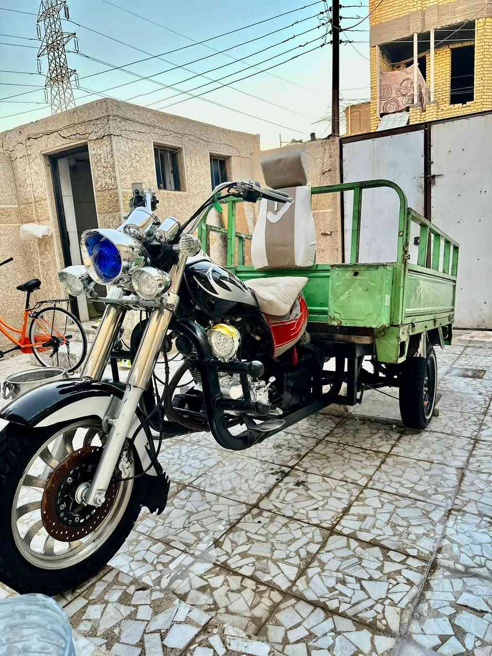 سلام عليكم دراجة موديل عشرين دراجة نضيفه جاهزه من كلشي اوراق نضاف والشراي يتصل ***********مكينه وتايرات وكير كهربائيات كله جديد موجود خاص وبلخدمه
