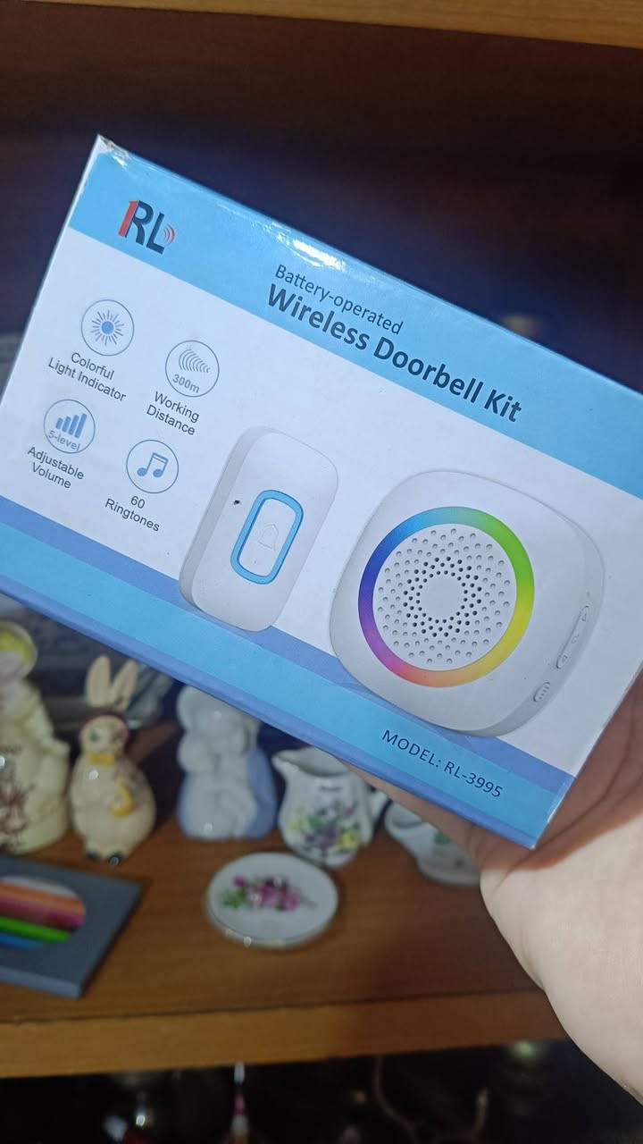 جرس الباب اللاسلكي من طراز RL-3995 الذي يعمل بالبطاريات ويتميز بإضاءة RGB LED ملونة.المميزات التقنية: يمتلك مدى تشغيل يصل إلى 300 متر.الصوت: يحتوي على 60 نغمة رنين مختلفة مع تحكم في مستوى الصوت عبر 5 مستويات.التصميم: يتميز بإطار LED يتفاعل مع النغمة.


**إذا كنت صاحب هذا الإعلان وتريد حذفه لأي سبب، رجاءا أرسل رسالة إلى الدعم الفني**