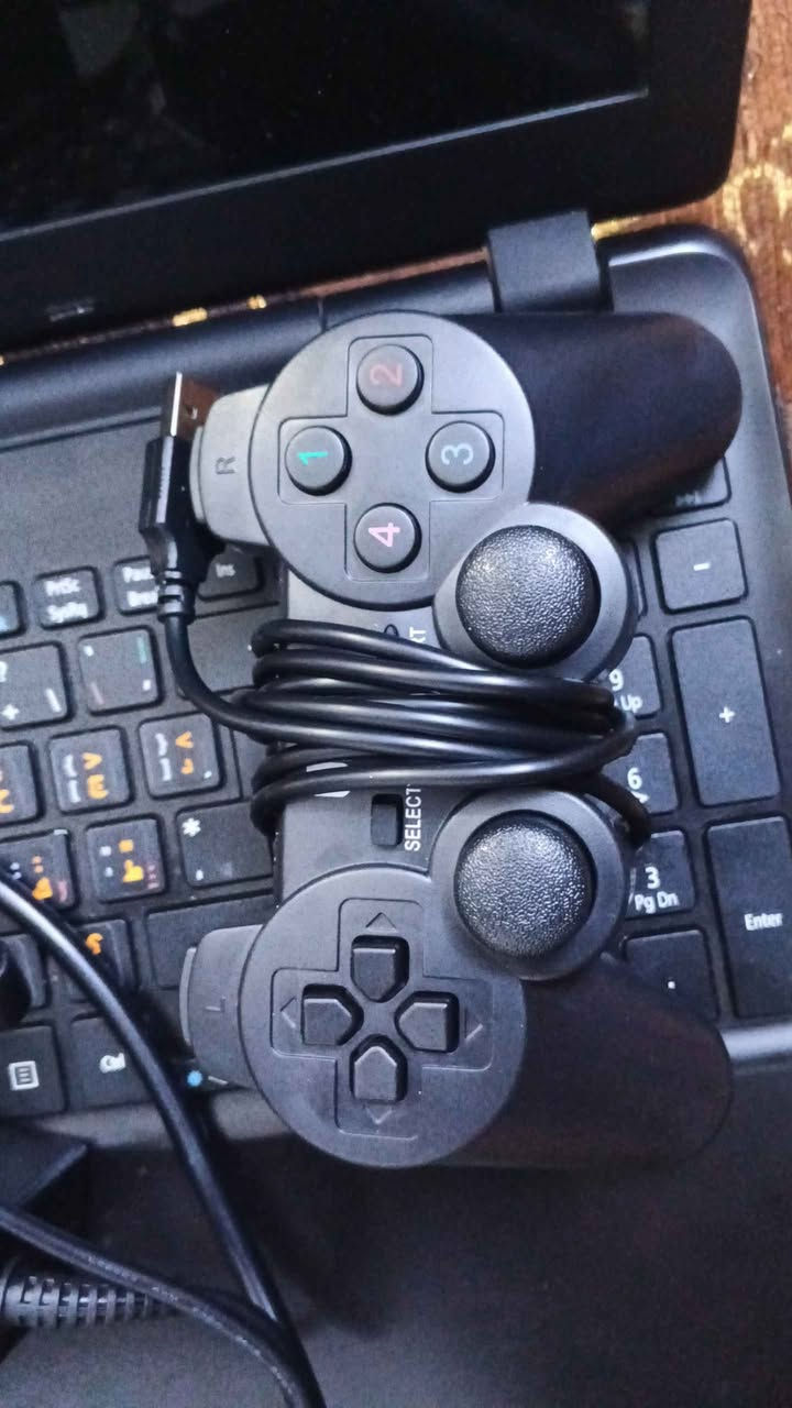 النوعيه ايسر 
ذاكره 322ميكابايت
الرام 6
لابتوب أوربي شرط الاستعمال البطاريه فول 
دقه الشاشه 1880بكسل 
السعر 120000الف وبه مجال 

اللي يريد يحجزه يتصل على الرقم التالي *********** موصل, نينوى
