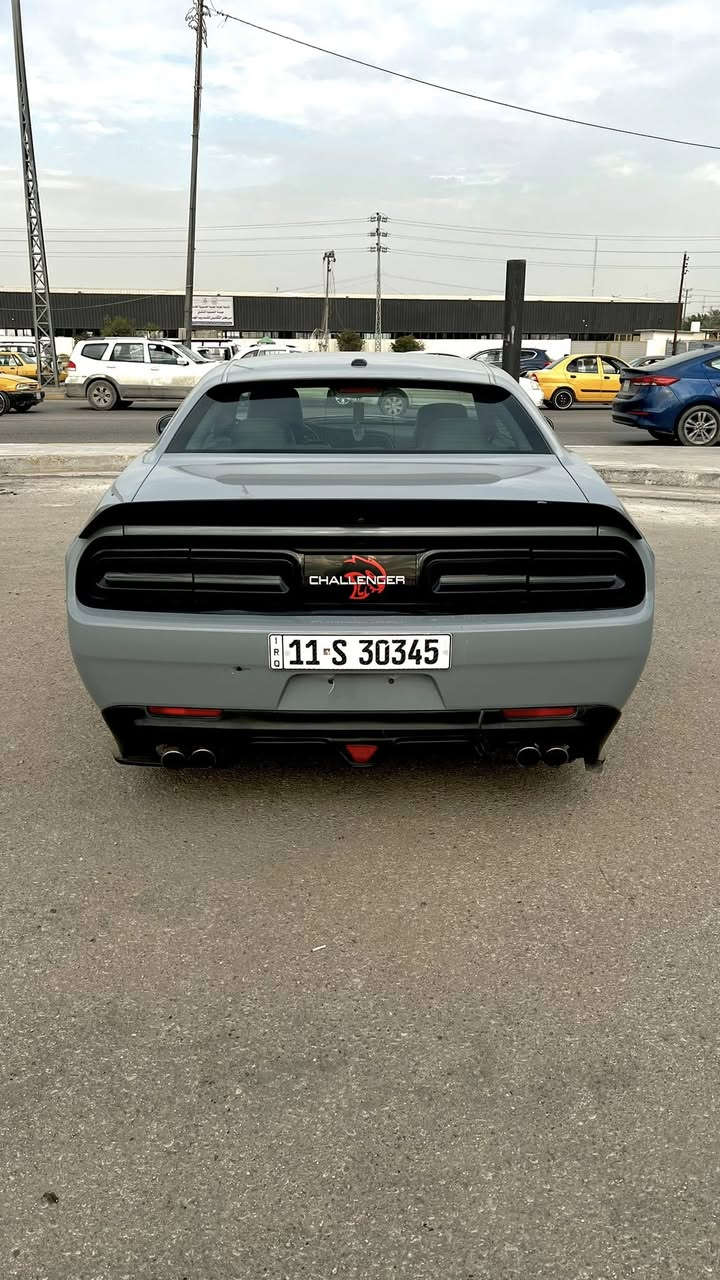 السلام عليكم 
جالنجر 21   
لون سموك 
  
SXT 3600 
موصفاتها المعروفه 
ماشيه 53 mi 
 ويل 18 
السيارة نصبتها تخبل كير مكينة خير من الله بيها تزويد بسيط من امريكا 

حادثها بالعراق فقط جاملغ جهه السايق والشاصي نفسه مسحوب بدون اي ضرر وبيها بارد موضح بالصور والسونار 

السعر 175  وبيها مجال بسيط ￼

واتساب ***********
