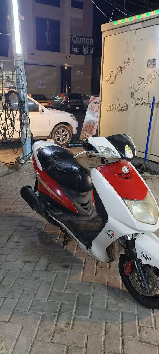 سلام عليكم دراجة سكنس نثية للبيع مكينة ناعمة شلعة معدل نكرة سلف باي وقت سعر 450 وبيها مجال مكاني الاعظمية ***********
