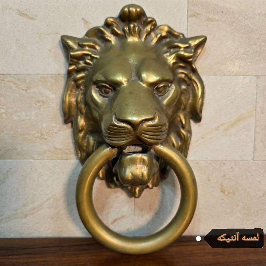 صــــــلوا ؏ الحبيب " םבםב " ﷺ.. ⁦♥️⁩
﷽
#Masterpiece  ✨
#Georgian_era  🔱  🏴󠁧󠁢󠁥󠁮󠁧󠁿 
#فقط للباحثين عن التراث الآوروبي 
 #نوادر_الخباطات
#خباطة من البرونز النقي آواخر القرن الثامن عشر تقريبا _نهايه العصر الجورجي و بدايه العصر الفيكتوري 
#المقاس 22.5 × 13.5 cm
#الوزن 1150 gm   ✨
#حاله_متحفيه_نادره 
#Enjoy_the_photos
#للمهتم_التواصل_خاص 🍁


**إذا كنت صاحب هذا الإعلان وتريد حذفه لأي سبب، رجاءا أرسل رسالة إلى الدعم الفني**