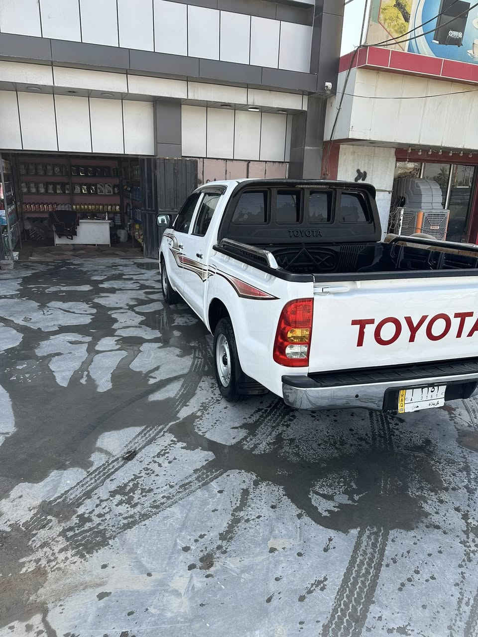 سلام عليكم ورحمة بيكم 2006 كفاله جديده. عدا البنيد صبغ بدون ضرر
كير مكينه حداده تخم تاير تبريد ثلج جاهزه اي نقص مابيه.  مكانها.  كربلاء. *********** 
130 بيه مجال.
