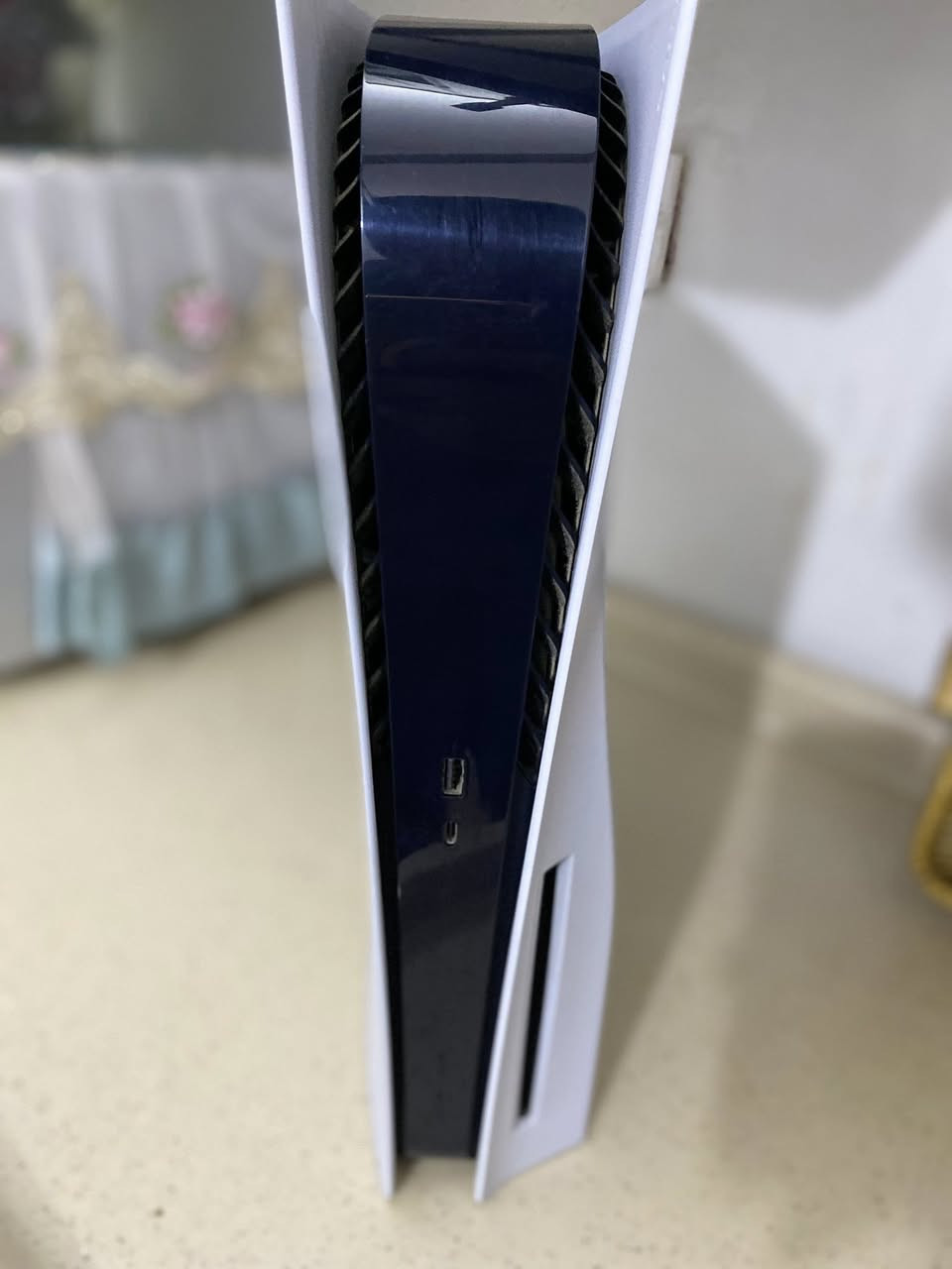 بلي فايف مبدل قاعده HD جهاز نضيف ويا جوستكات عدد اثنين ويا قرص كود فور وgta يعني قرصين وكامل ملحقات سعره 500 الف عنوان بغداد البنوك ***********
