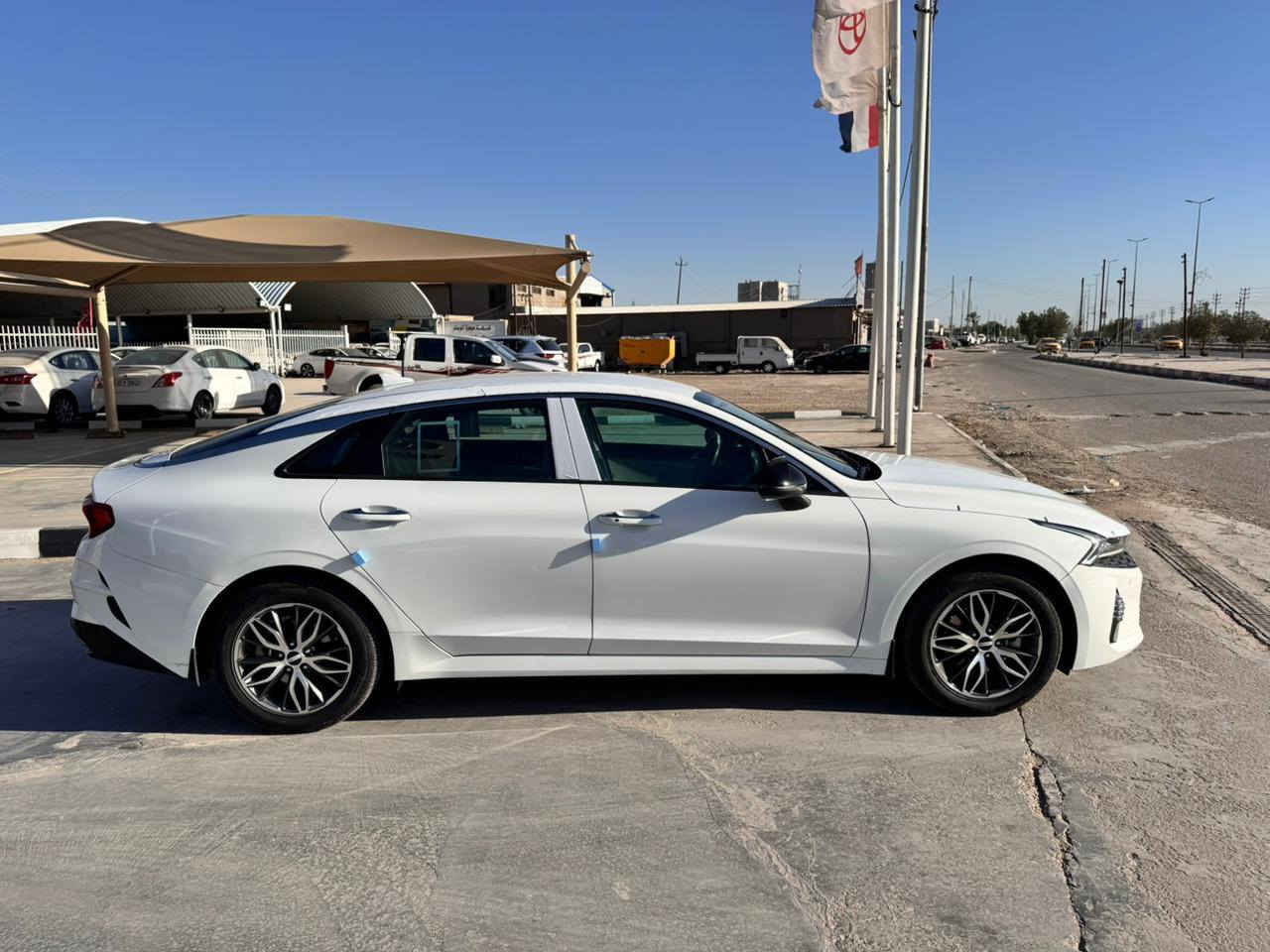 كيا K5 موديل 2022 رقم أربيل الدولي السياره فول موصفات  ماعدى البانوراما محرك ٢٠٠٠ دوش ماشيه ١٠٣ الف  مكفوله صبغ وتبديل بيه بعض الملاحظات البسيطه جداً.   مكان الديوانية مركز. سعره مناسب لشراي. اتصل ع رقم. *********** 

 سونار وتساب. 👍
