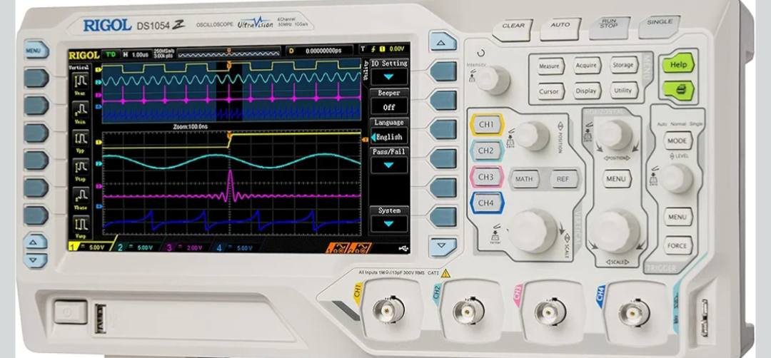 الجهاز هو راسم إشارة رقمي (Oscilloscope) من سلسلة Rigol DS1000Z.المميزات الرئيسية: يتميز بوجود 4 قنوات تناظرية، وشاشة LCD ملونة لعرض الموجات.الوظائف: يُستخدم لقياس وتحليل الإشارات الكهربائية، ويدعم وظائف مثل اختبارات النجاح/الفشل (Pass/Fail) والتحريك (Triggering) المتقدم.الطرازات: تشمل هذه السلسلة طرازات مثل DS1054Z وDS1104Z Plus، وتختلف في النطاق الترددي (مثلاً 50 ميجاهرتز أو 100 ميجاهرتز).


**إذا كنت صاحب هذا الإعلان وتريد حذفه لأي سبب، رجاءا أرسل رسالة إلى الدعم الفني**
