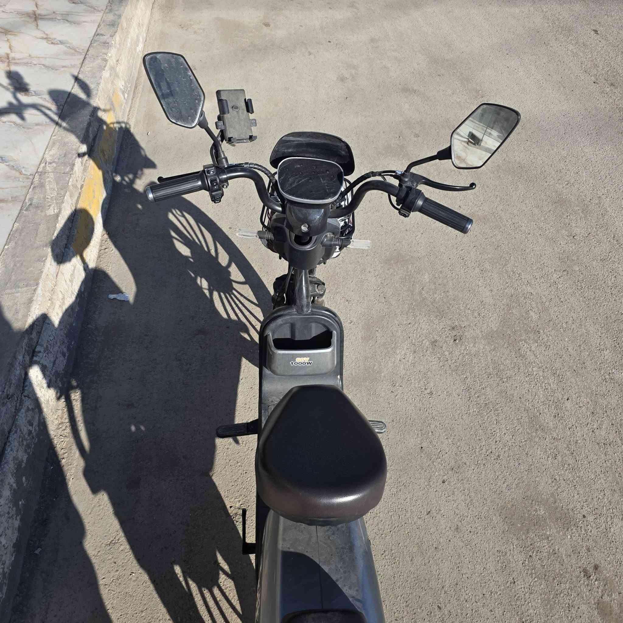 سلام عليكم 
بايسكل شحن موديل ٢٠٢٥ 
مستعمل مده قليله خمس بطاريات 
بصمتين وسويجين سرعته ١٠٠ 
 السعر ٣٥٠ وبي مجال مكاني ديالى شهربان رقم الهاتف ***********
