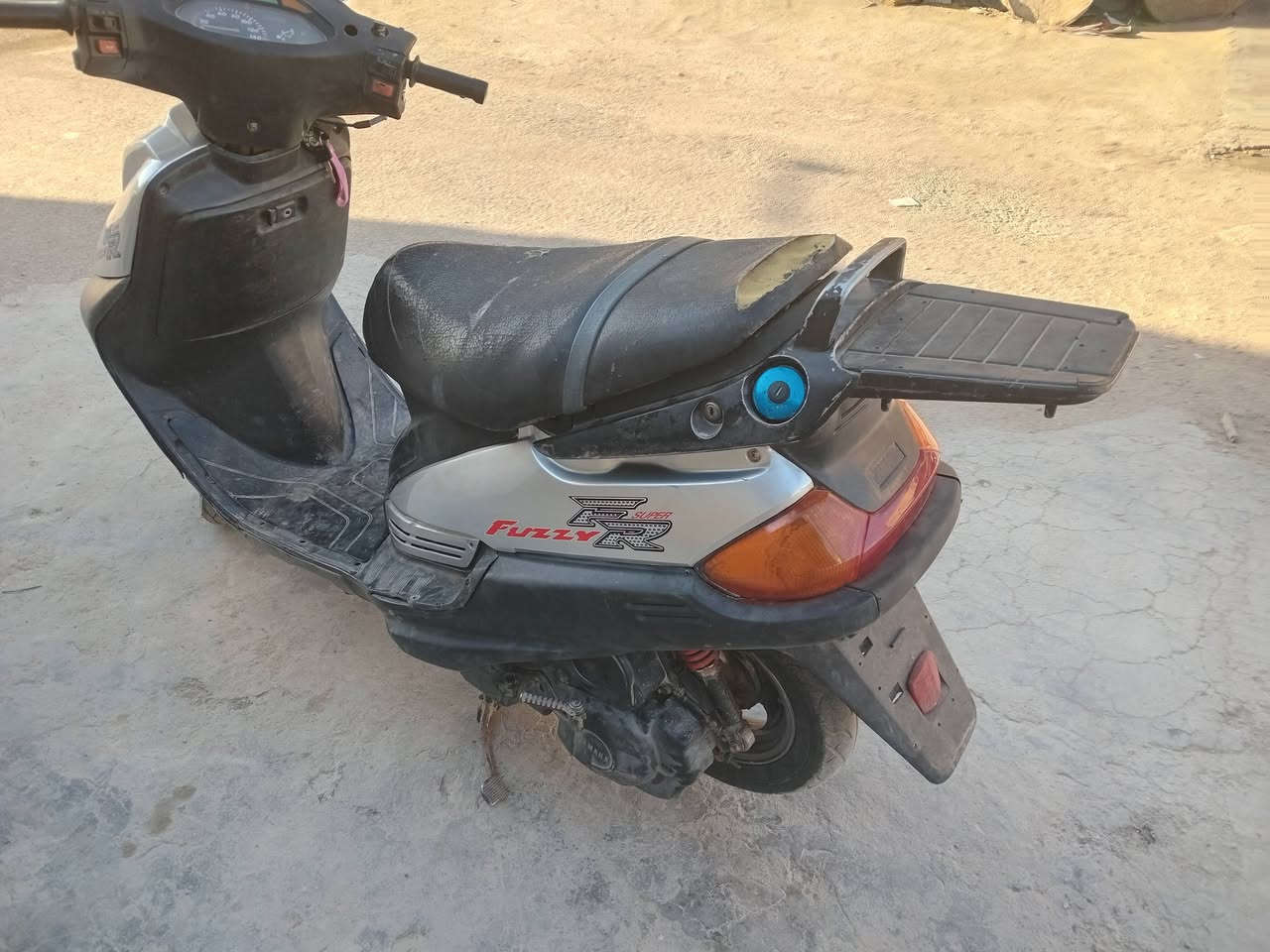 دراجه فضائي المحرك بلادي كهربايات كلها شغاله سلف وهندر شغال السعر ٣٠٠ الف وبيها مجال العنوان الامين الثانيه *********** يم تقاطع الزهور
