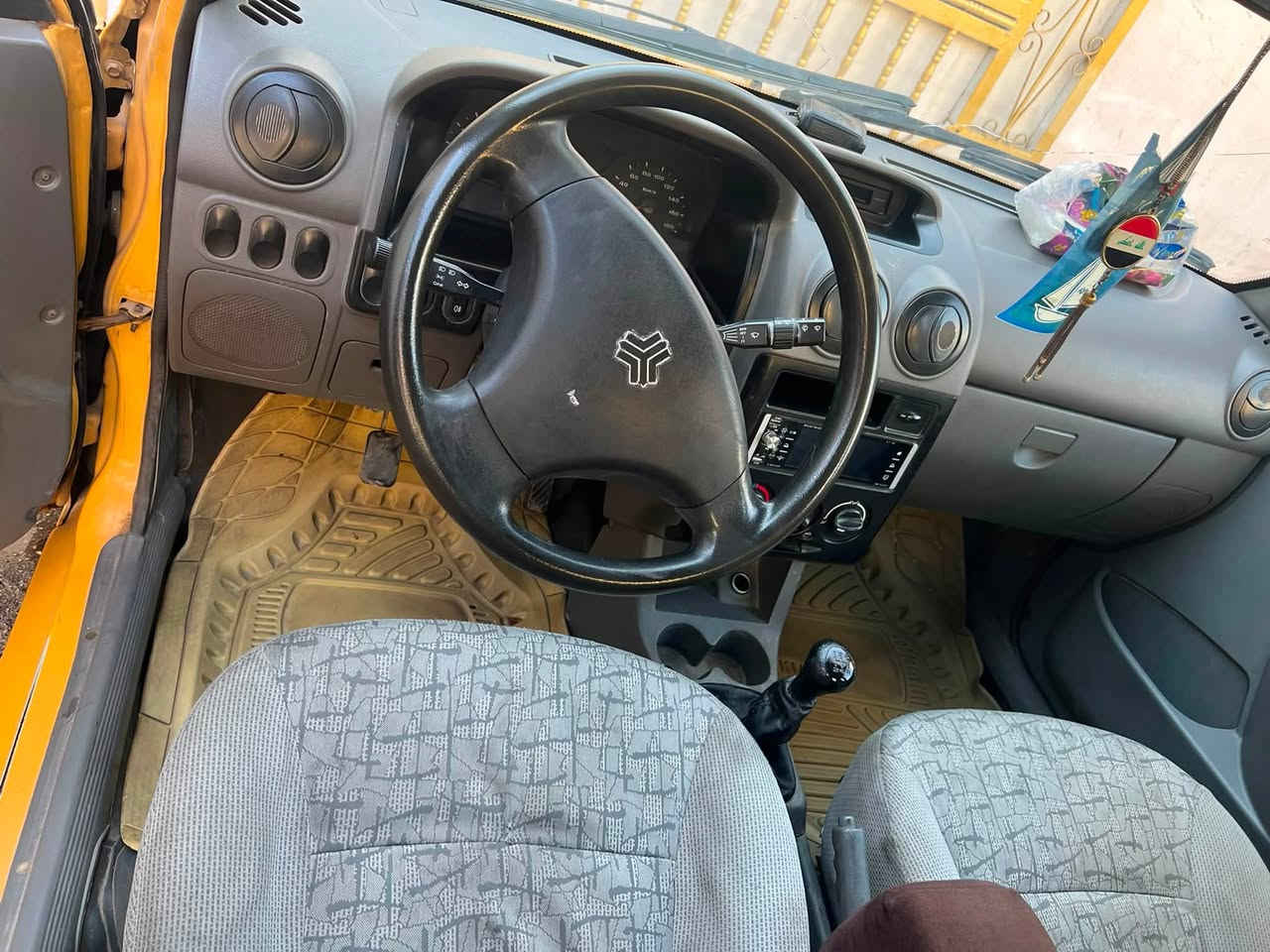 سلام عليكم سايبا ١٥بسمي رقم الماني محرك مكفول لا تبخير ولا تنقيص  كير مكفول تدفئة تبريد  كهربائيات مناقصهة شي جاهزة  بيهة جاملغ مبدل امامي سايق وبيهة ضربة جوة الجنطة مرجعهة بارد السعر ٣١ورقة ***********
