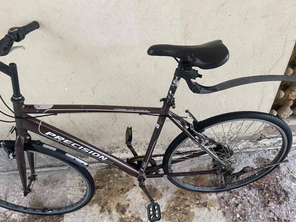 سلام عليكم باسكل للبيع c700 ماركة برسشن ماركة عالمية المنيوم الباسكل يخبل ريشه فريم عالي كله شغال نظافه حلوه حجم 28 باسكل فقط بيه بنجر خلفي وماعندي مجال اسوي 
السعر 85 الف وبيه مجال بسيط حك الجية بسيط جدا حك الجية 
مكاني بغداد السيدية 
للاستفسار ***********
