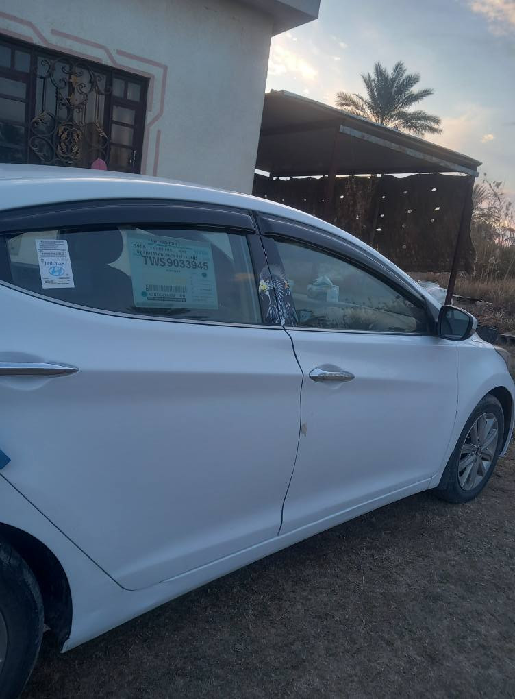 السلام عليكم
النتره بغداد 

2016 رقم انكليزي

مصبوغه ماشيه 400 الف كيلو

السياره جنوي وكشخه رايدهه ١١٧ وبيهه مجال

للتواصل ***********
