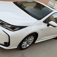 للبيع كورلا هايبرد 2025 للبيع فول مواصفات خليجي رقم بغداد شكل جديد ماش...