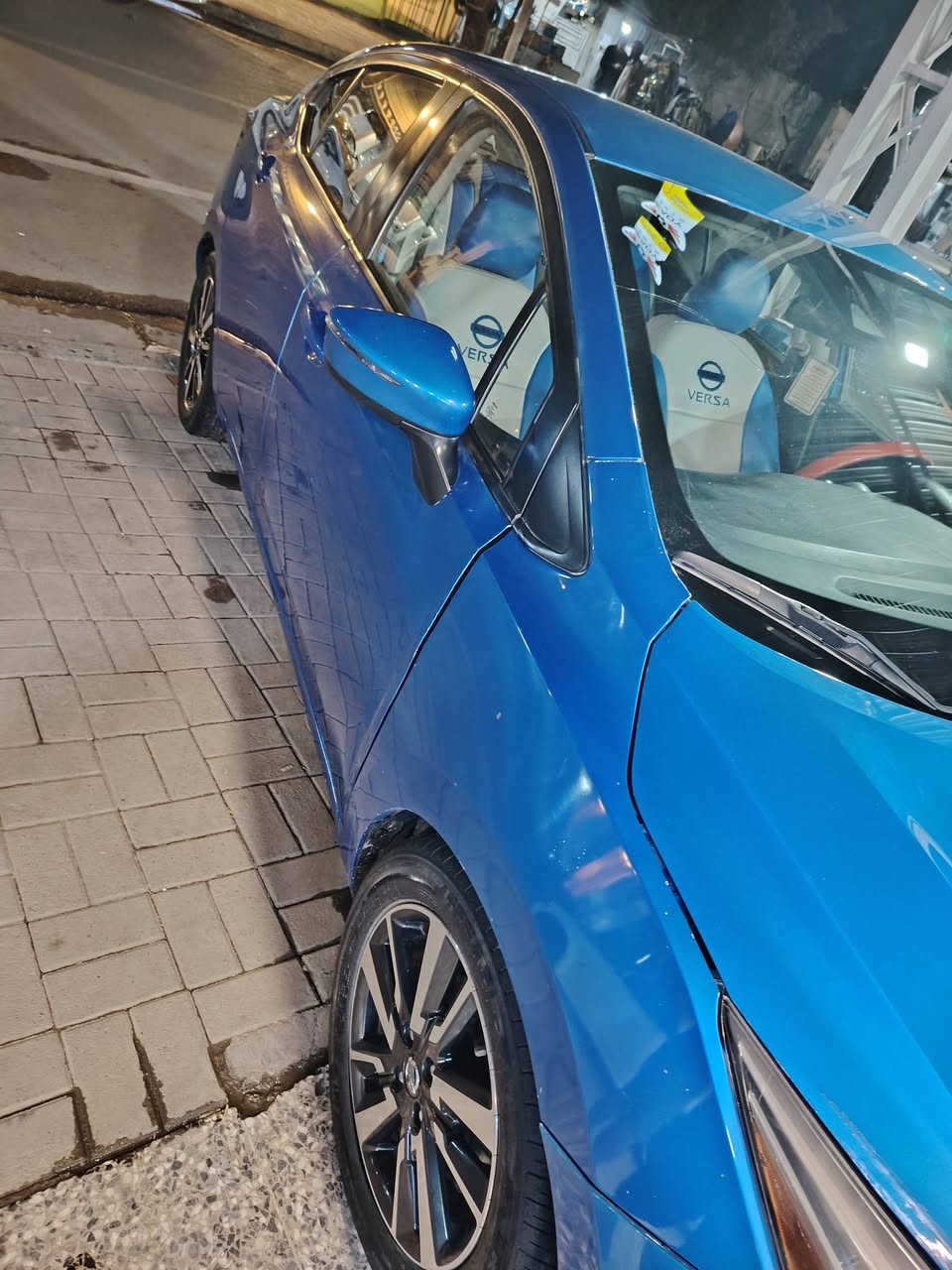 السلام عليكم ورحمة..؟
نيسان فيرسا SV ياباني موديل 2021 رقم أربيل شرط.... ( التحويل) اللون ازرق محرك /1600/حادثها فقط جاملغ امامي عكس السايق ماشيه (68)  السياره بيها سونر  مكان السياره بغداد / وتساب / *********** / الشراي اتصل تعال  ب العافيه /مواصفات السياره/ SV/
1- بصمه
2_ رادار جانبي ب مرايه
3_ رادار امامي
4- كامره خلفيه 360 درجه
5 _ حساس خلفي
6_ توقف ذاتي من الخلف
7_ الداخل لونين
8 _ شاشه ايباد
9_ تحكمات جهتين فول..
باقي مواصفات معروفه ب فيرسا..؟
