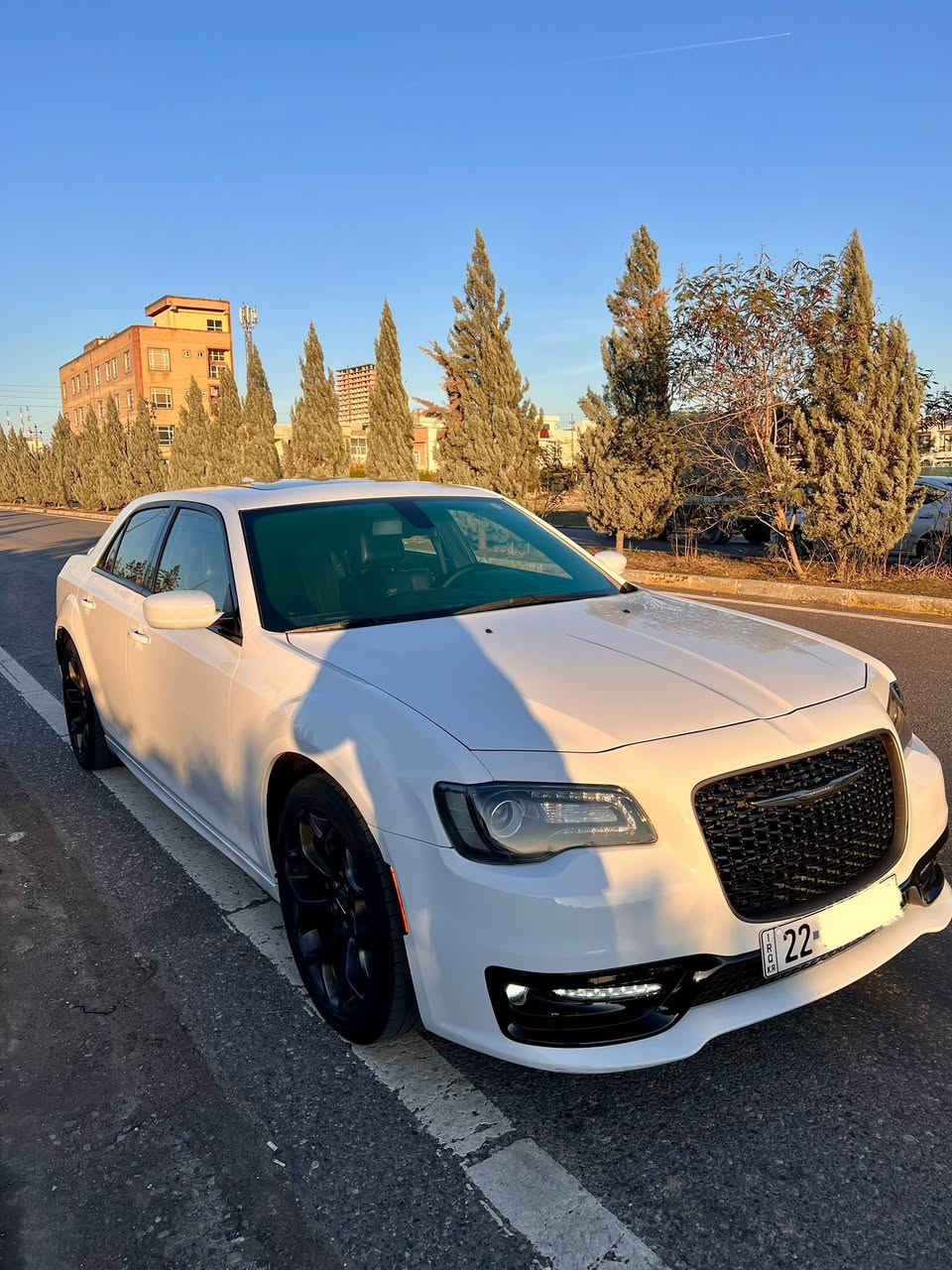 Chrysler 2018 S Gold 
كندي كلين تايتل  ٦٧ الف ميل 
سيارة كلين فقط تعديل بسيط بيها بدون ضرر
رقم اربيل بأسمي  سنوية جديدة 
سعر ٣٠٠ ومجال  عنوان اربيل
*********** واتساب
