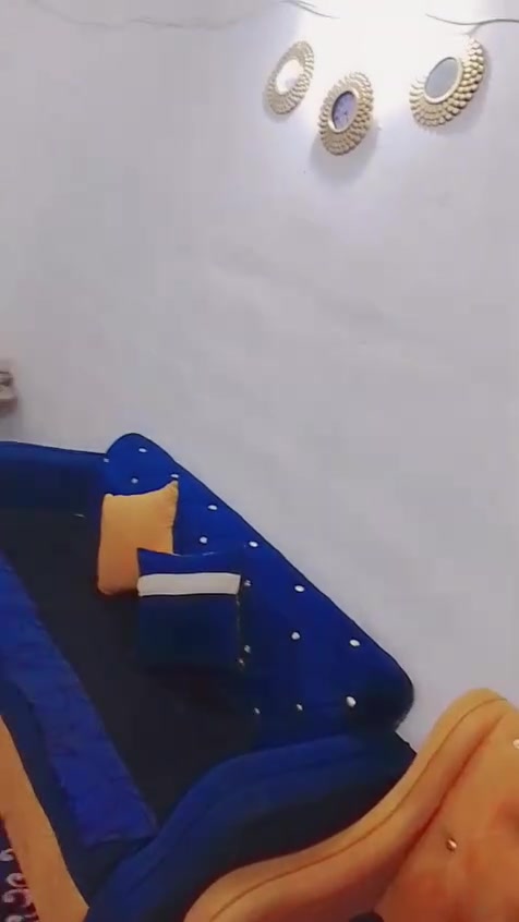 سلاام علايكم عندي بيت لبيع حواسم ١٠٠متر بيت كامل ونضيف بس تكعد بي كبل بل زعفرنيه وراه جمع صدرين وليحب يتصل هاذا رقمي ***********
