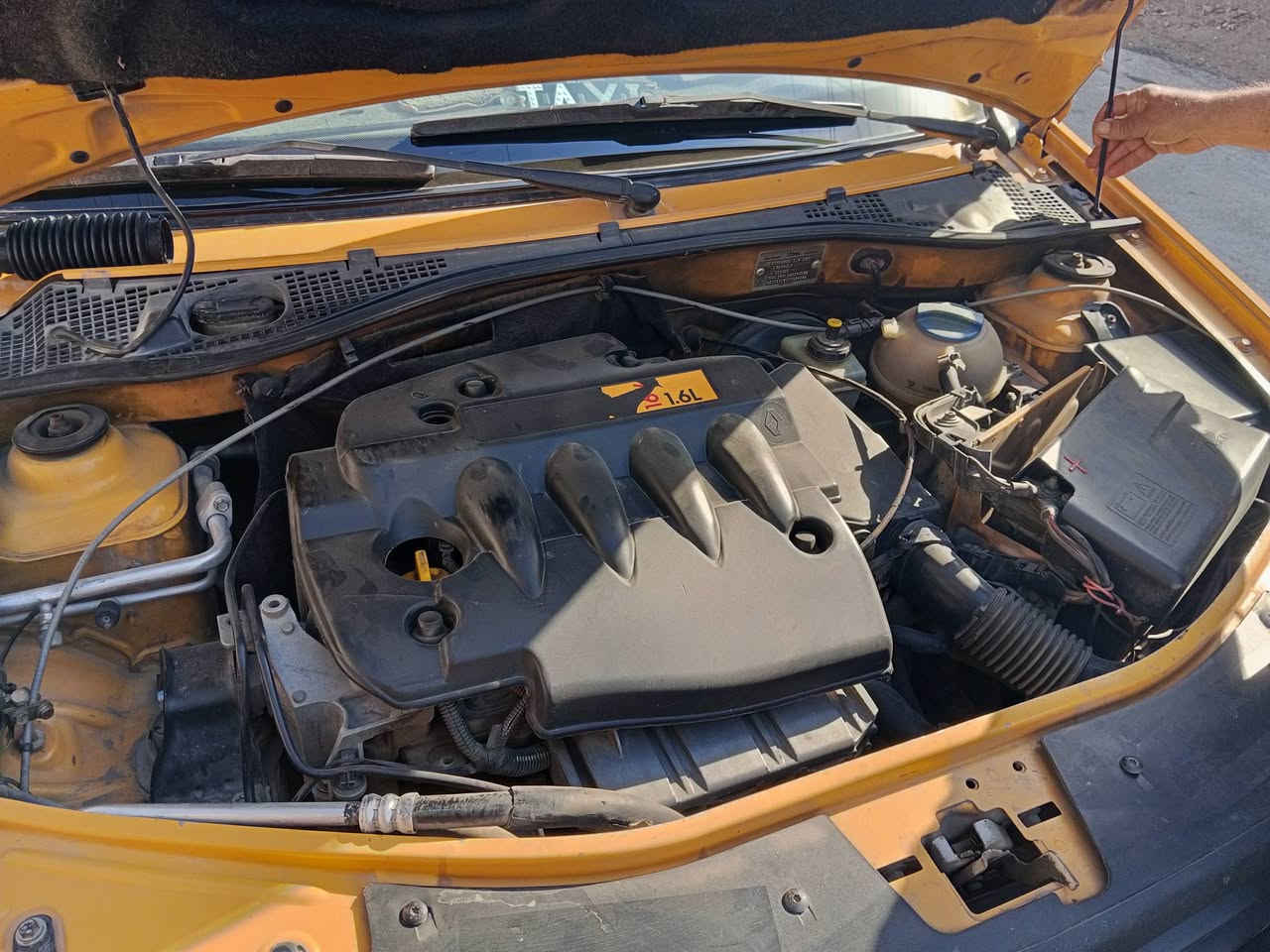 سلام عليكم رينو لوكان 2010 بسم الحجي سنويه 2030 تخم تاير جديد صدر امامي خلفي جديد تبريد مكينه كير حاويه رقم جديد هزه جديد مصفره هيه وغرامات تاخذ بصمه وخدام تصال على رقم غير متواجد على فيس ***********
