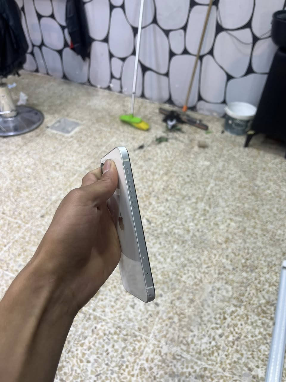 ايفون 12 عادي ذاكره 128مبدل شاشه وبطاريه اصلي فيس ايدي واكف شرحه مفتوح تخطي ادفع سعر
