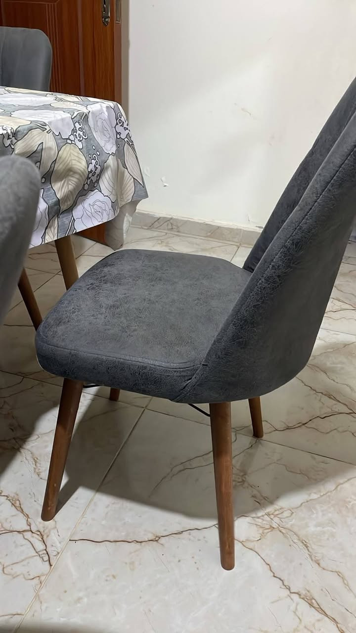طاوله مرتبه شبه جديده با١٨٠$موجوده بالقبه تواصل ماسنجر


**إذا كنت صاحب هذا الإعلان وتريد حذفه لأي سبب، رجاءا أرسل رسالة إلى الدعم الفني**