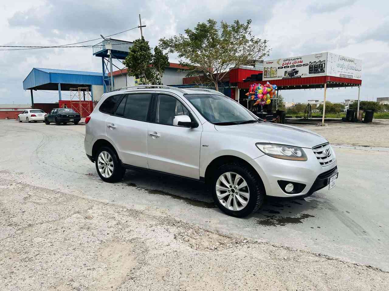 بۆ فرۆشتن یان گۆڕینەوە بە ئاڤانتی 

هۆندای سانتافی 2010
جلد و هیتەر  
فول مواسەفات بەس سڵاید نیە
مەکینەی گازە 
 شوێن کەلار
0772 523 7316
موشتەیت تەلەفونکە لەخزمەتام
