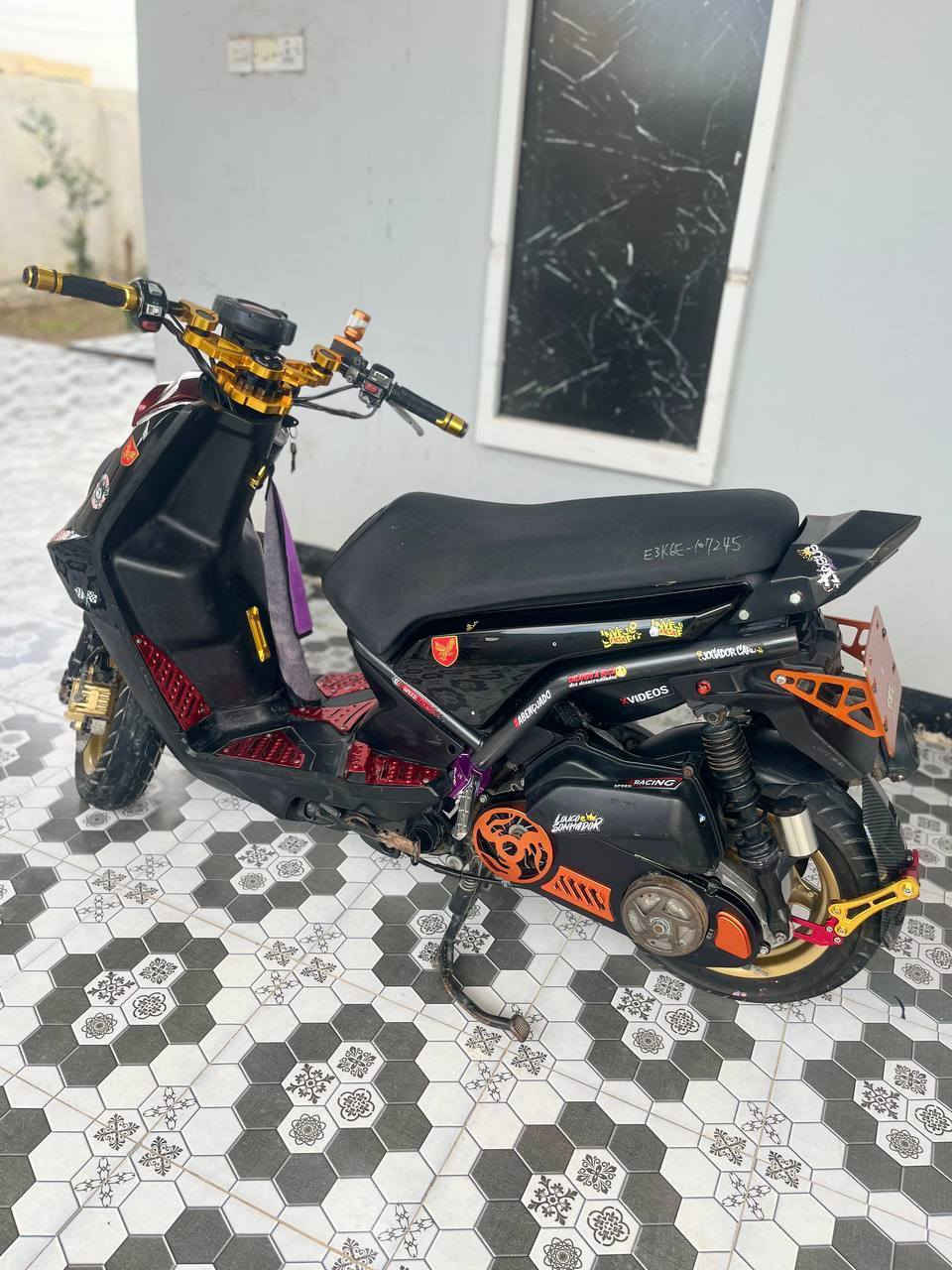 السلام عليكم
سكنس جبلي 2015 بلادية كفالة عامة 
دراجة شلعة ومعدل مزوده واحد على واحد

#السعر _( 1500 )_ و بيهة مجال 

1..كلجات رياضي امامي وخلفي 
2..ستيرن رياضي اصلي 
3..يدات بريك سلايت + قبضات سكليتر رياضي 
4..بكلايت رياضي نحلة 
5..كشن رياضي 
6..قاعدة رقم رياضي 
7..قبق كلجات رياضي 
8..قبق فلاوين رياضي
9..قبق عنبار رياضي 
10..طلاعات رياضي 
11..دواسات رياضي+قبق شاصي
12.قطرة دهن رياضي 
13..قطرة اكسل رياضي 
14..جويتر رياضي اصلي 
15..جوين رياضي اصلي
16..جاملخ خلفي جوكر رياضي

مكاني بابل جبله 
***********
