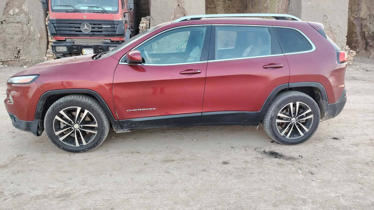 سلام عليكم 
جيب شيروكي بزون مديل 2016 فول مواصفات مكينه 6 حادث تلث قطع 
مكان ميسان العماره ***********
