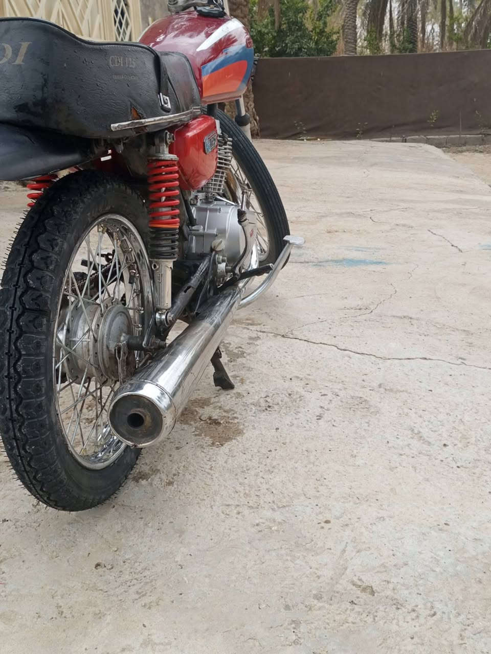 سلام عليكم دراجه شاصي مالته اربعه گير المحرك مالته أم تي خمسه گير دراجه موديل 17 للبيع السعر 500 مكاني كربلاء طويريج السياحي ***********
