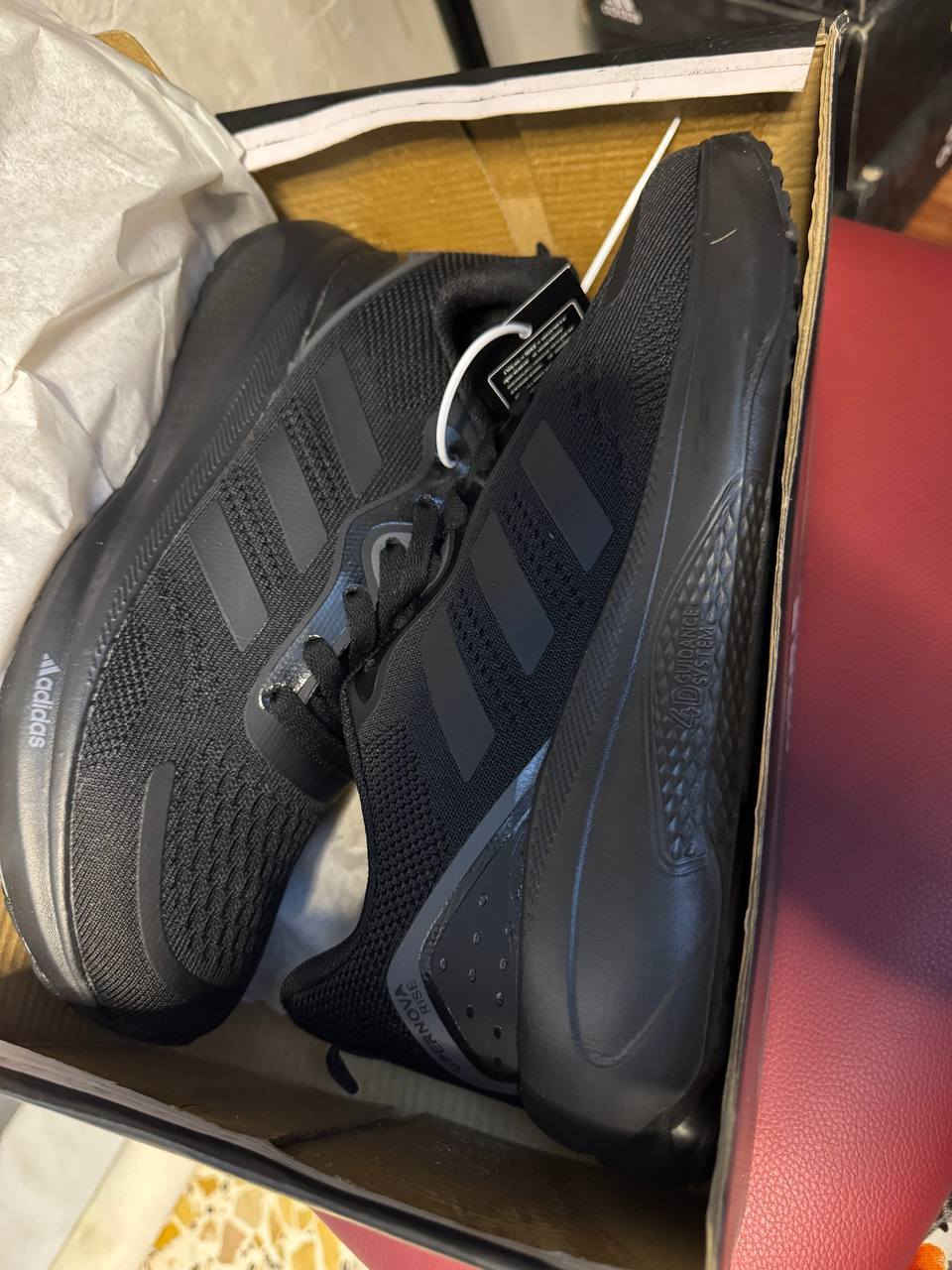 سوبر ماستر يجنن . صنع ألمانيا 🇩🇪.  قياس الابيض قطعه فقط 43
اما الأسود كامل . بي 41 . 42 . 43 
يباع مع الكارتونه . السعر 30 واصل القطعه جديدة ليبل


**إذا كنت صاحب هذا الإعلان وتريد حذفه لأي سبب، رجاءا أرسل رسالة إلى الدعم الفني**