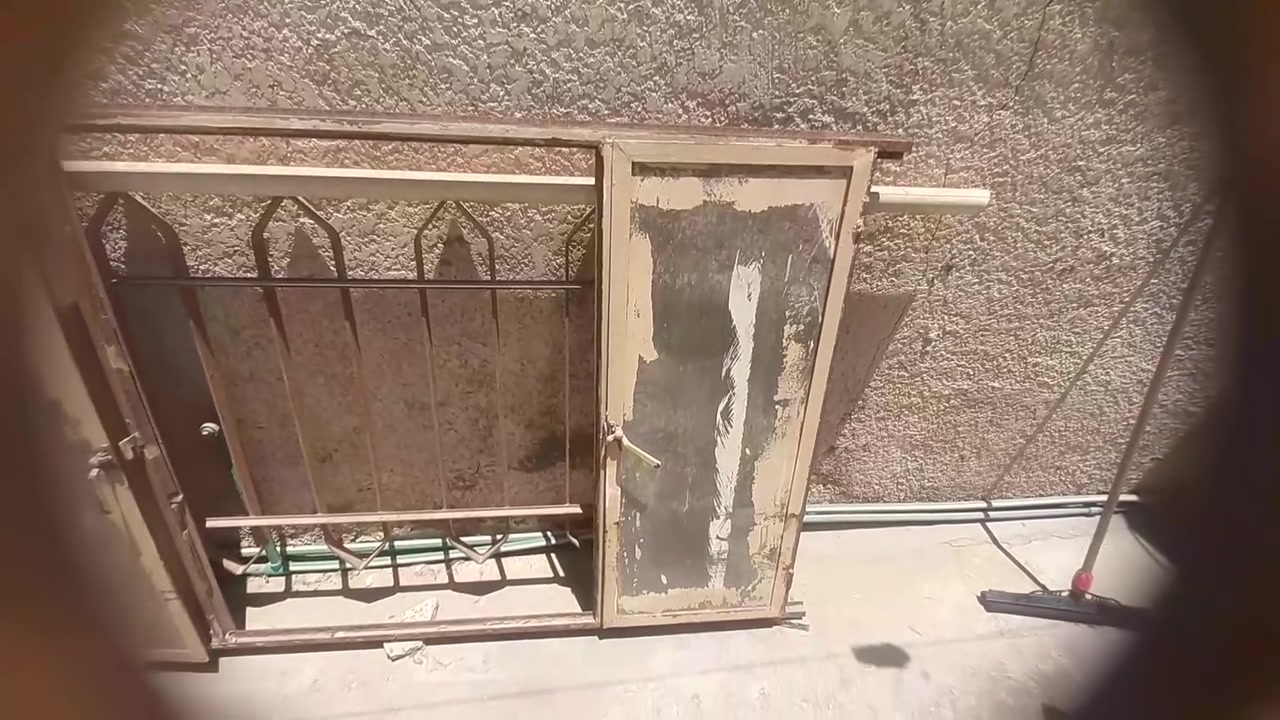 السلام عليكم للبيع  شباك  نظيف جدن الاستفسار علا الرقم ***********بي واتساب
