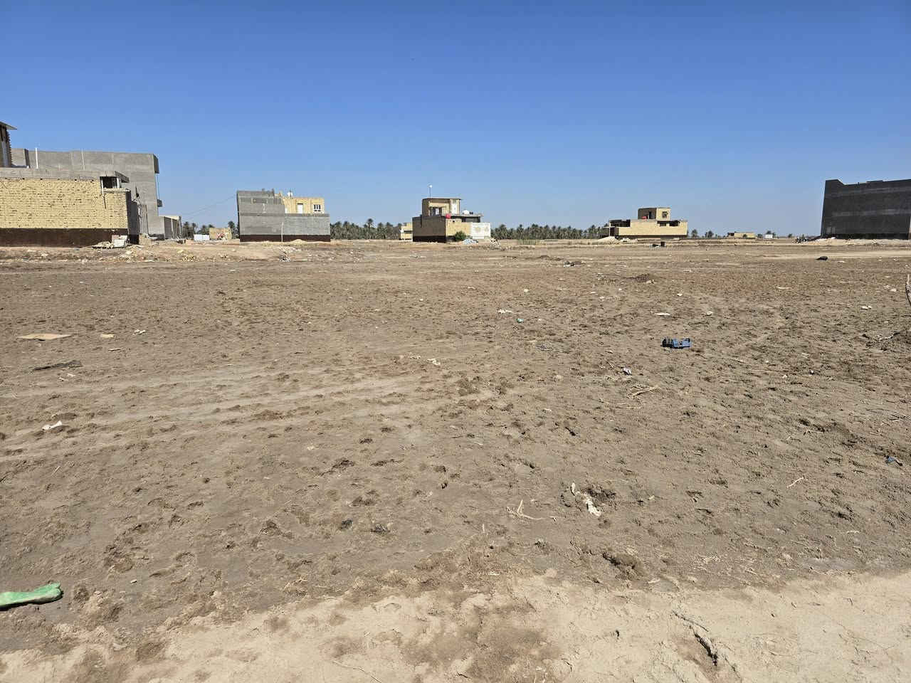 للبيع 
عرصه طابو 
مساحة
٤٧٢  متر 
واجه ١٥ متر 
حي الحسين ع 
تبعد عن الشارع العام 
٢٥٠ متر 

تباع عل شكل كامله 
او  تباع عل شكل نص
للاستفسار
مراجعة مكتب السنيه للعقار 
قرب جامع السنيه الكبير 
***********
