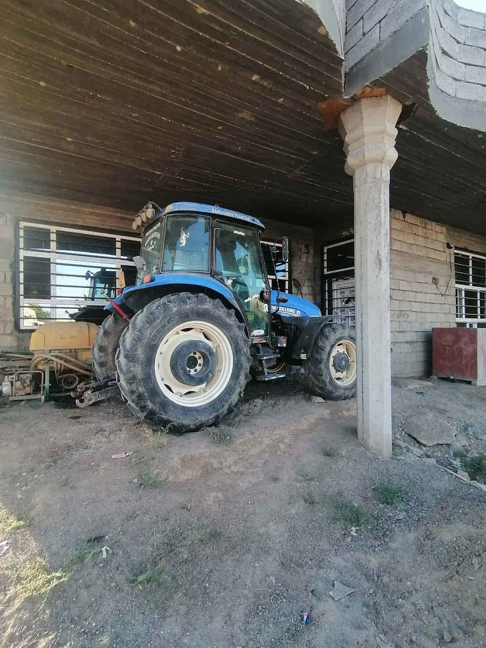 مكينه نيوهولند جاهزه من كلشي بسعر مناسب المكان ديالى الخالص مكلف بل نشر رقم صاحب المكينه ***********
